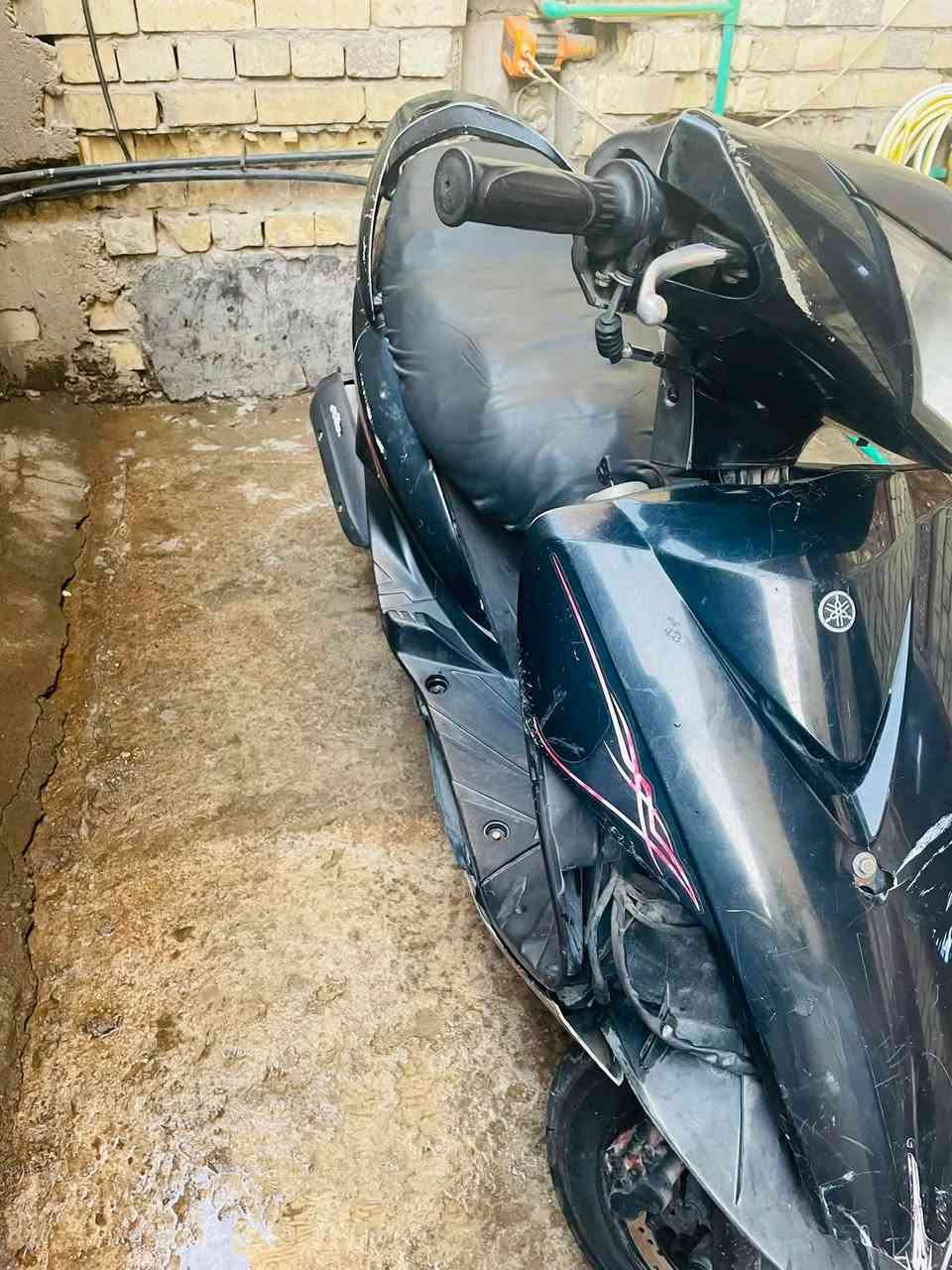 لسلام عليكم دراجه ماكس ثعلب ١٤٠ دراجه مختمه من طول ل طول دراجه بيهه نقوصات چانت متروكه نقصهه باتري واشاير اماميه وحاضن وكلوبات بك لايت واشاير ولايت اليوم بدلت الهه كلچ امامي وخرز بس القايش شوي تعبان بس يمشي شغاله شوفت عينكم سلف هندر مكفوله من سرقه قانون وعشاير اوراقهه ضايعه مكاني بغداد شعله قطاع سابع رقم *********** سعرهه 385 وبيهه مجال حك الجيه
