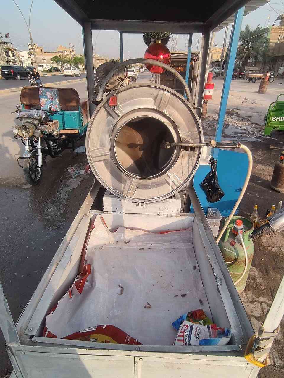 مكينة خياطة • للبيع