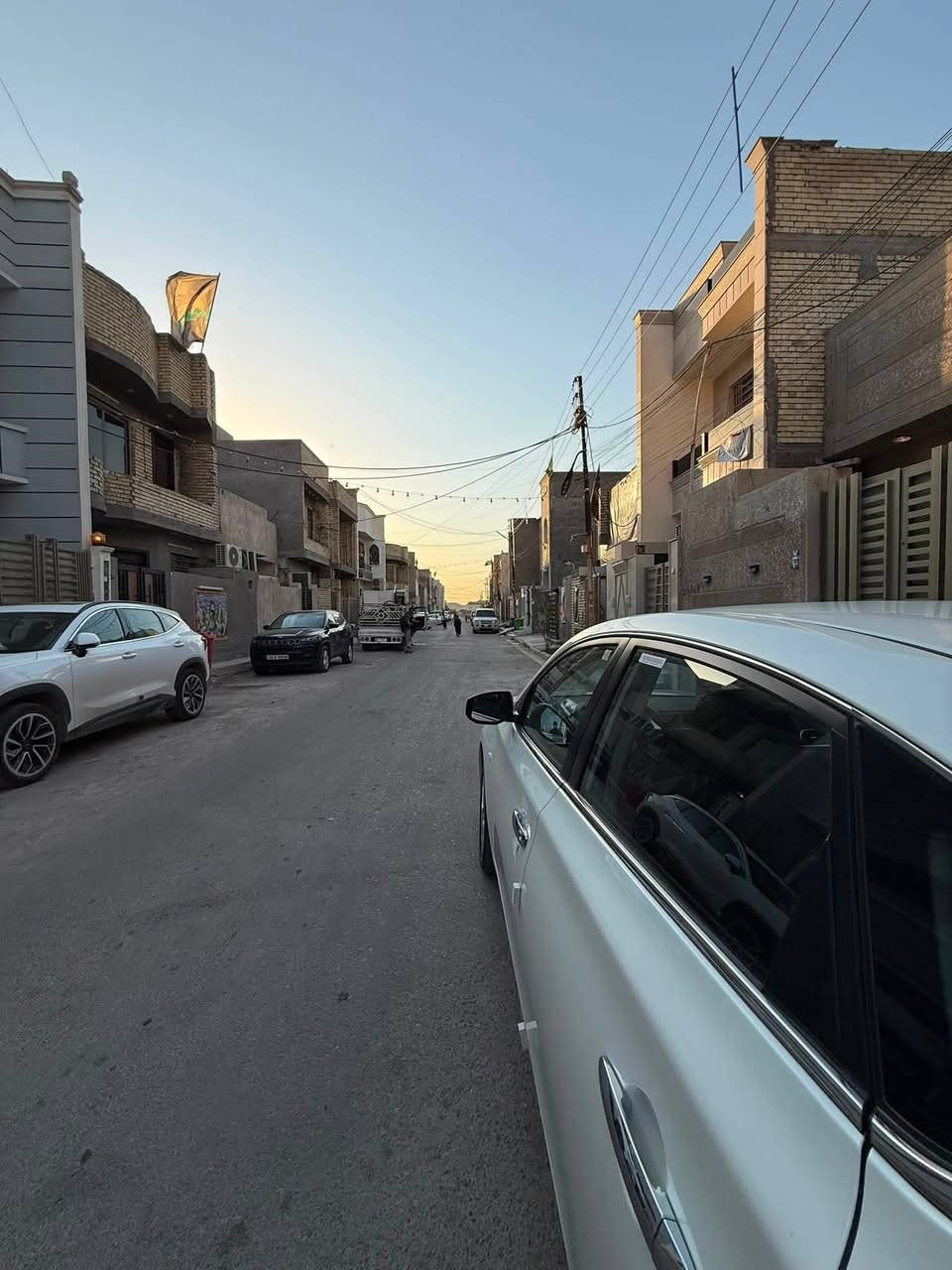السلام. عليكم.
هيكل ١٠٠ متر للبيع 
مربع الذهبي. خروج بنزيخانة جبهة. أول فرع عن قناة 

***********
