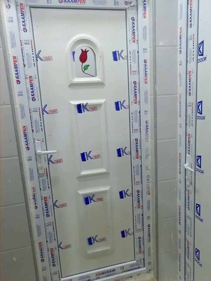 ***********
يوجد لدينا باب pvc باب صحيات
شد ونقل وتفصال
باب حشو أبيض 125 الف
باب حشو جام كامل 140 الف
باقي الألوان 200

نص مكتوب في الصور:
- 125 ألف