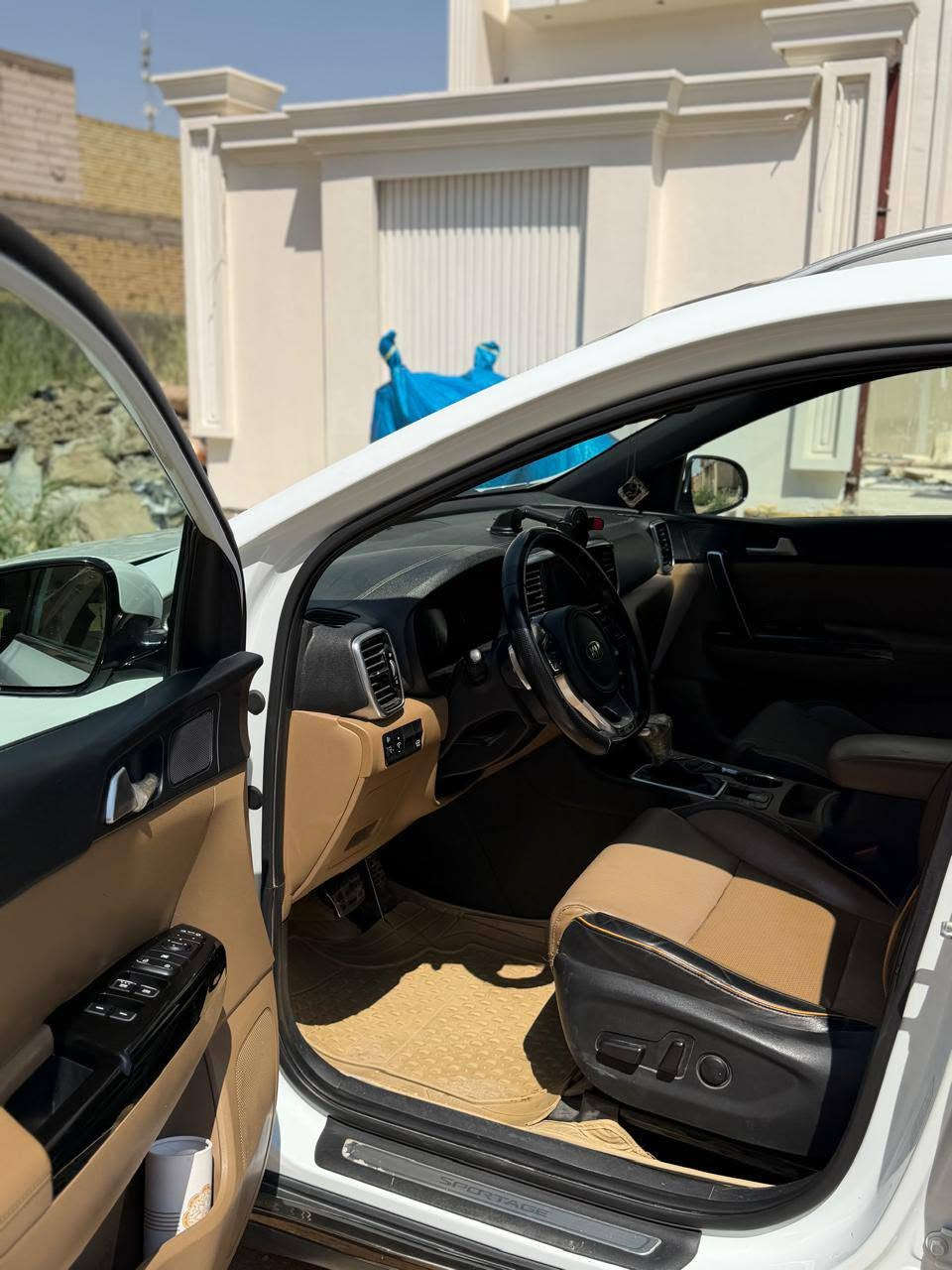 سبورتج موديل 2020خليجي مكفولة  من الضربه كلش نظيفه
محرك 2000GTLiN كامل موصفات.. سبير جديد
ماشيه 133الف قابل للزياده
السعر 215 .الف دولار
اطارات جديده..كير .محرك.صدر امامي وخلفي بحاله جديده..
بقيه المواصفات كثيره فهي ..1/1GTLin
رقم هاتف ***********
رقم هاتف ***********
