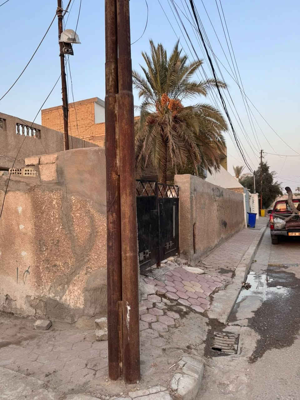 بيت طابو للبيع مساحته ٣١٥ ركن مكانه بغداد المدائن في الجمعيه قرب المحكمه للاستفسار ***********
