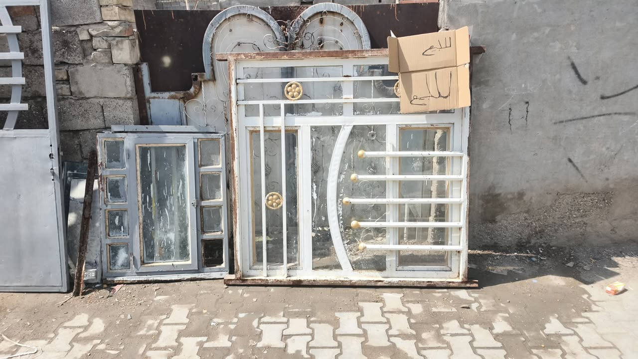 سلام عليكم باب سليت البيع العنوان حي البساتين مجاور المحكمة الشعب ***********
