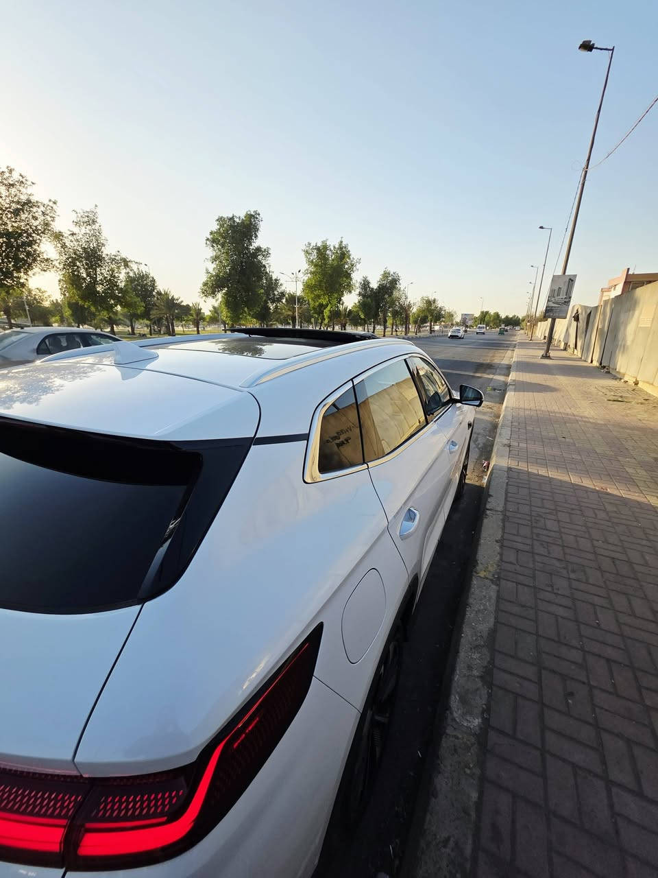 سونك بلص 
ماشية 4000 كم قابلة للزيادة
السيارة للبيع فقط

13 كاميرا كاميرا 360
12 حساس أوتو بارك
مساعدات قيادة متقدمة
بانوراما
كوشن كهربائي
صندوق خلفي كهربائي
شاشة وسطية كبيرة
عدادات رقمية
دخول وتشغيل ذكي
تحكمات بالستيرن
مثبت سرعة متكيف
رادار
نقطة عمياء
تحديد ومساعدة المسار
مانع تصادم
هاند بريك كهربائي
أوتو هولد
وباقي مواصفات الفئة

حالة السيارة:
مكفولة كفالة عامة
عدا كم ملاحظة بسيطة
مكان السيارة: بغداد

السعر: 33.000 مليون وبيه مجال
للتواصل مع صاحب السيارة مباشرة: واتساب
***********
