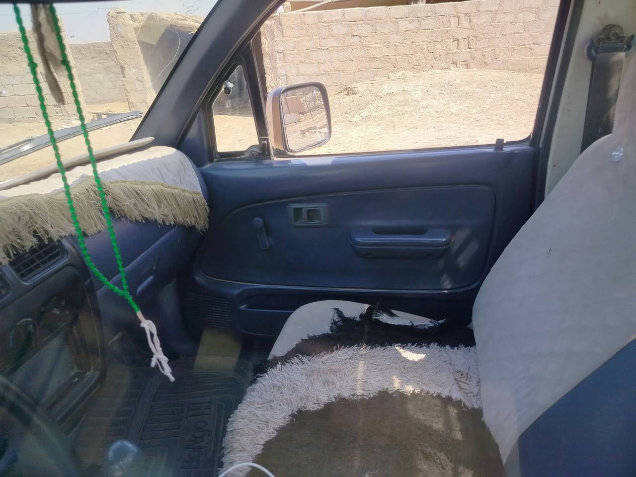 السلام عليكم سيارة للبيع جمره موديل 98 مكفوله من الدعمه والسمكره سنويه باسمي مكفوله بلتحويل سعرها 62 ورقه وبيها مجال بسيط مال جناي السيارة نضيفه تواير طخم جديد حداديه وكهربائيات كله جديد ***********
