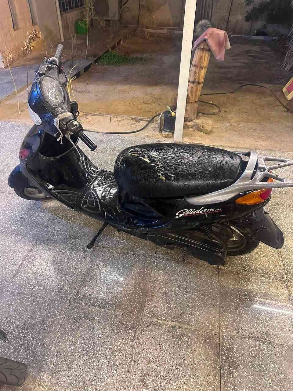 السلام عليكم دراجه اكزز للبيع السعر 250 وبيها مجال 
البصره الامن الداخلي 
***********
