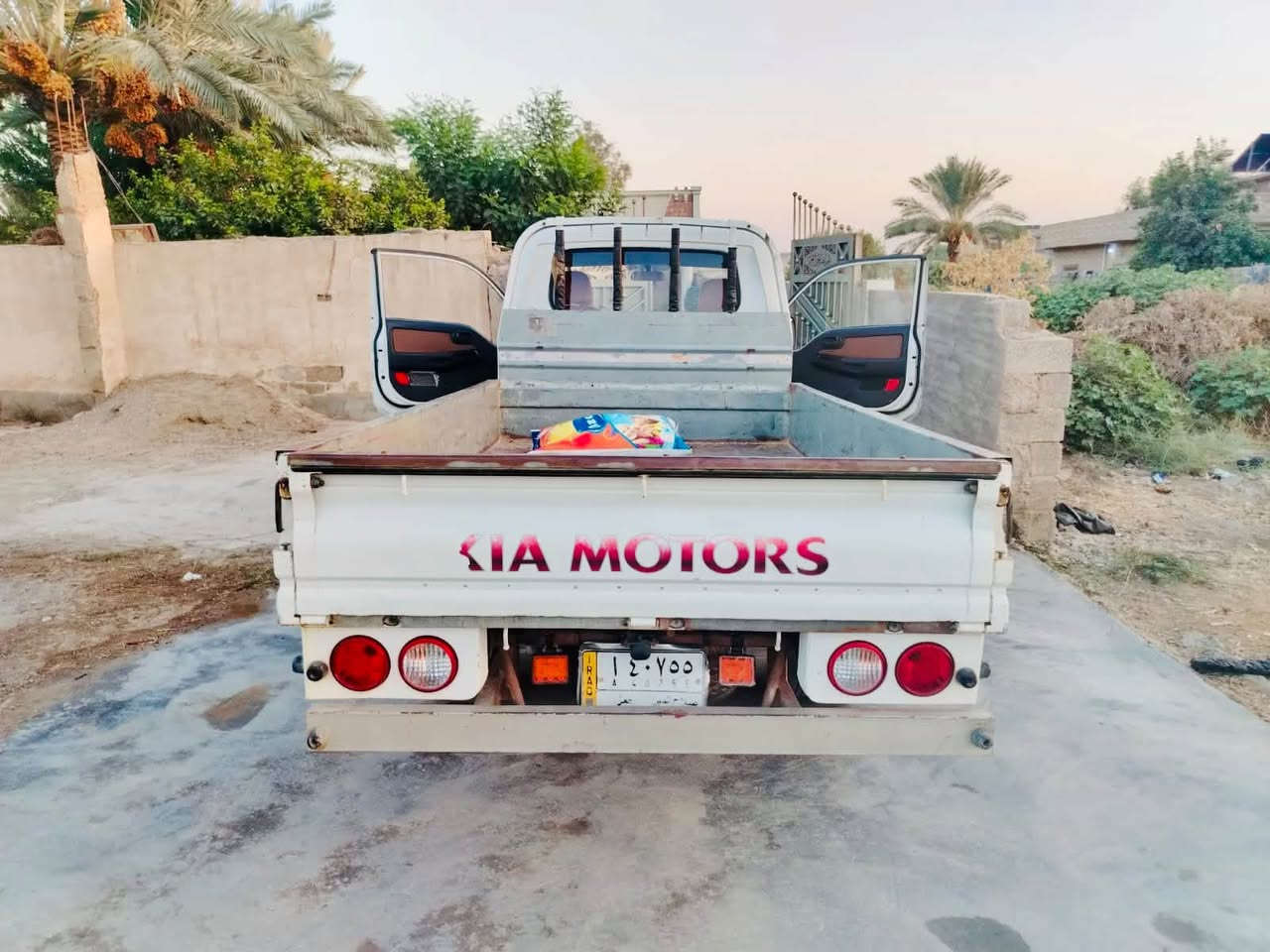 كيا بنگو موديل ٢٠١٩ رقم صلاح الدين سياره نظيفة جدا محرك ما ينقص تدفه وتبريد تخم تاير جديد بيها ضربه بسيطه بالبچم وبدلت بنيد وباب مال تفصيخ 
السعر ١١٥ $ وبيها مجال 
مكان السياره صلاح الدين بلد يثرب البوحشمه
رقم الهاتف ***********
