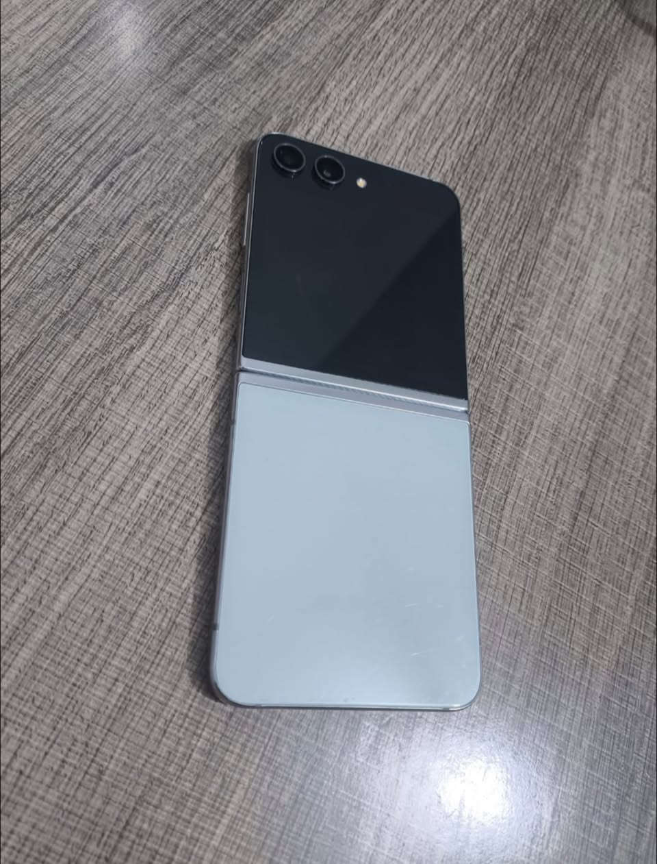Z Flip 5
للاستفسار/***********
