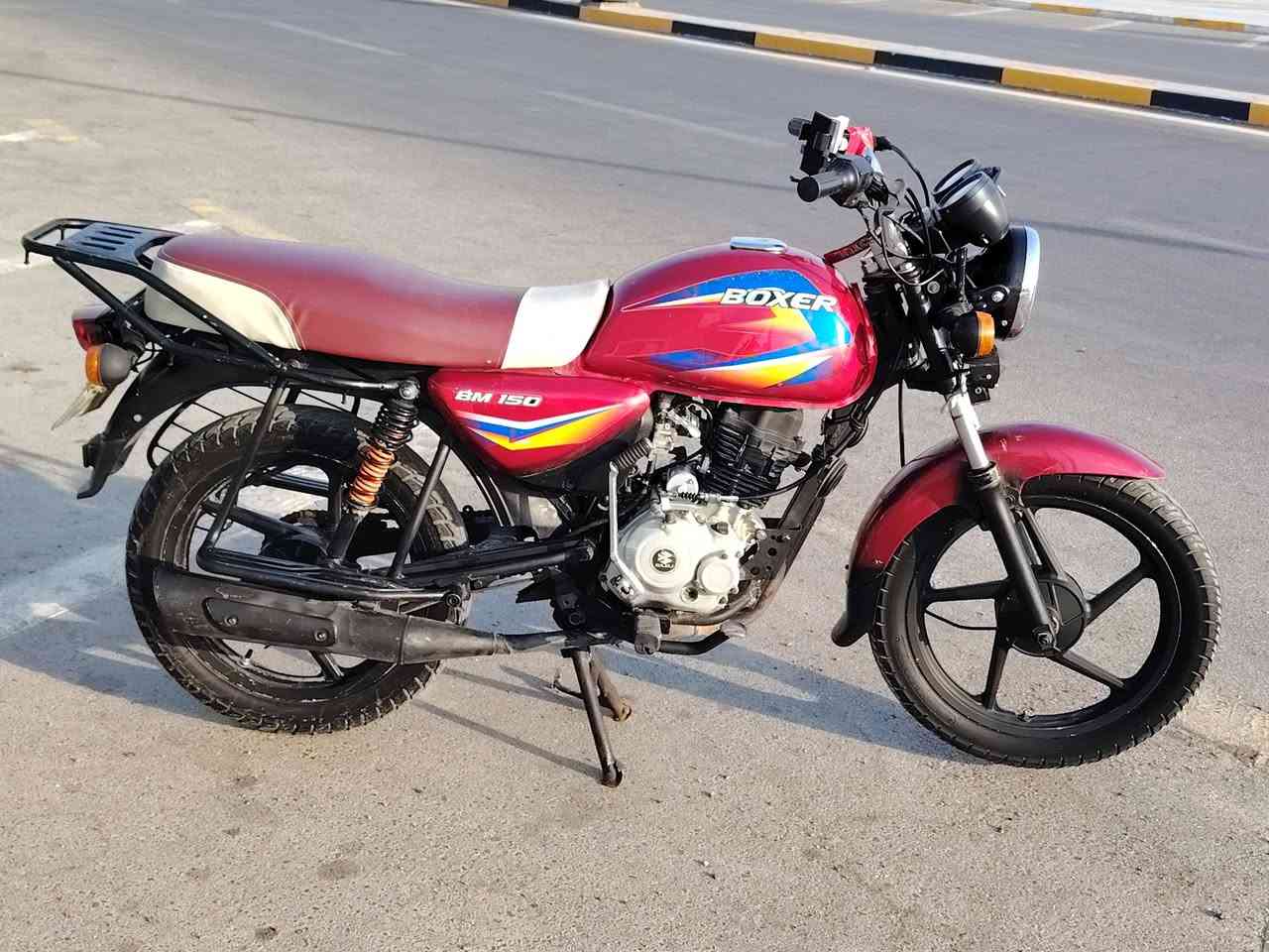 السلام عليكم بوكسر موديل 2019 رقم وسنويه رقم واسط تحويل ثاني يوم مكينه مفتوحه  مكان واسط قضاء الحي السعر مليون و200 وبيه مجال رقم موبايل ***********
