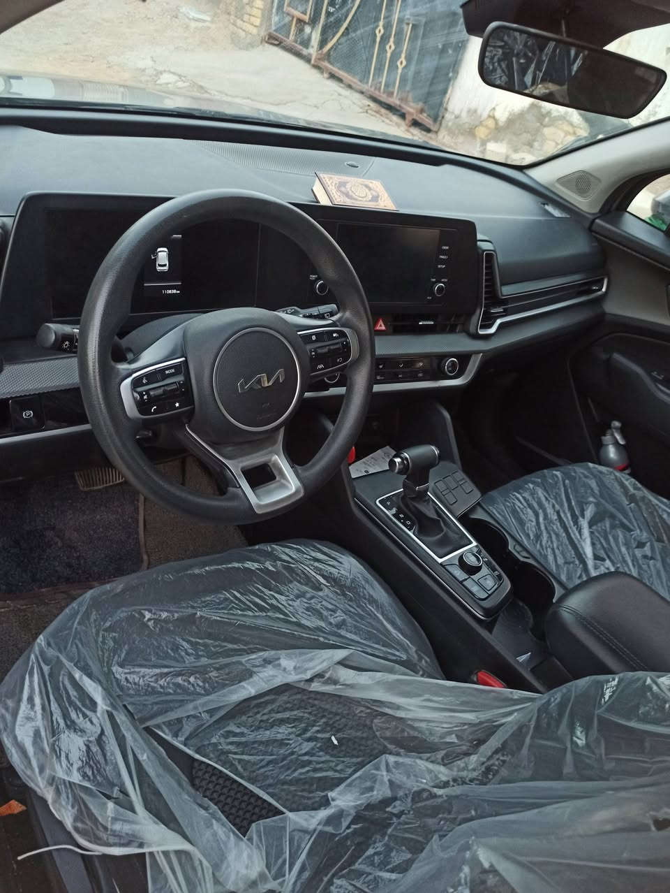 السلام عليكم 
سبورتج امريكي نضافه فول المالك صديقي ديوانيه ماشيه ٦١ ميل حادثه بسيط مثل ما مبين بصوره  فقط بنيد بدون دواخل 
السعر ١٨٣ وبيه مجال للستفسار 
***********
