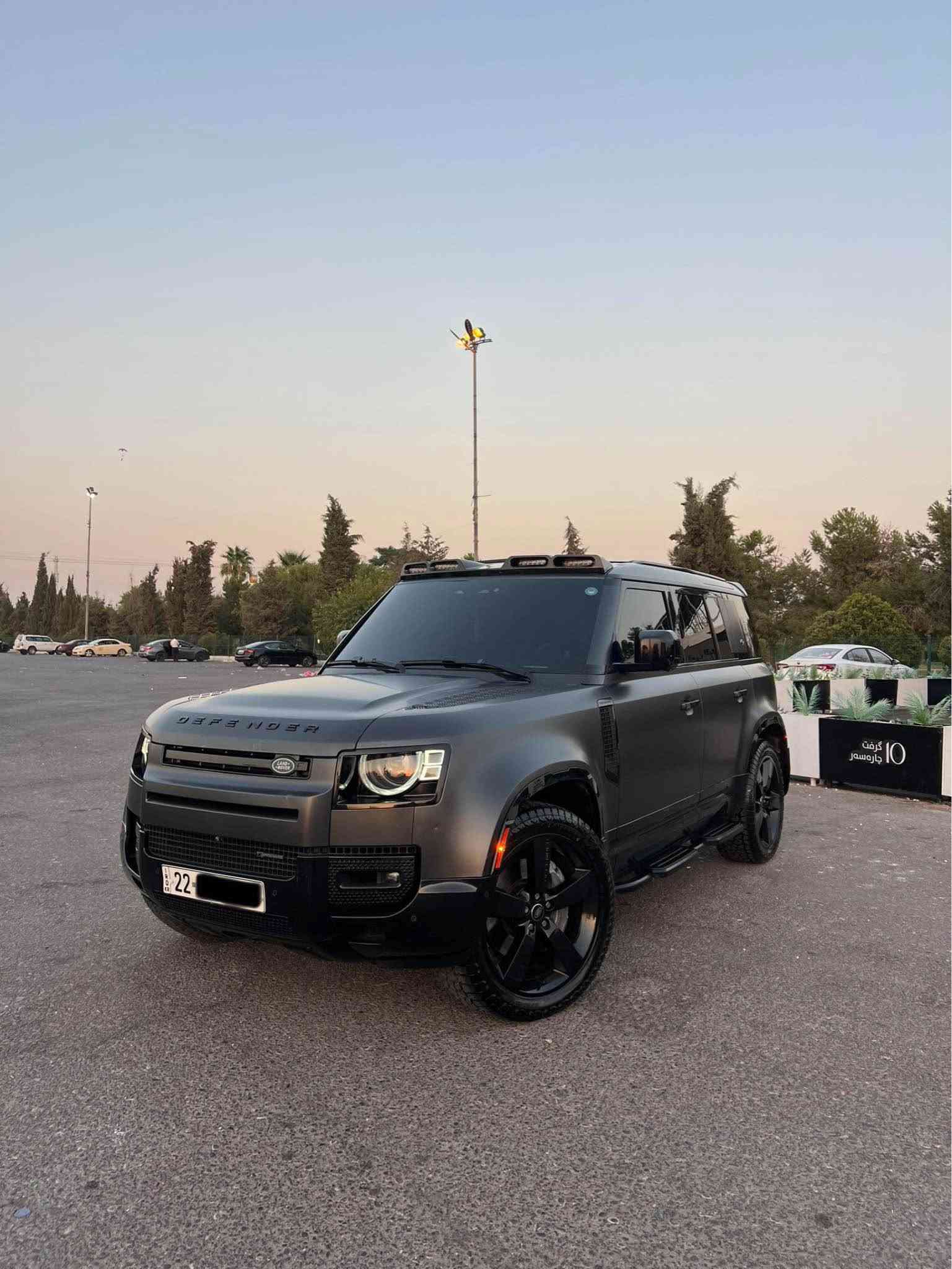 سلام عليكم 
Defender X Dynamic P400 2022
فول مواصفات سيارة فقط بدون داتاشو 
٦ سلندر 
وارد امريكي 
ضرر سيارة نص جاملغ خلفي صبغ
بدون دواخل بدون ارباك 
سيار جديد مابي نواقص
كامل مغلف ppf مات 
بيها موافقة جام مضلل
سعر ٥٢٥ ورقة مجال بسيط
مكان اربيل
واتساب *********** أربيل, العراق
