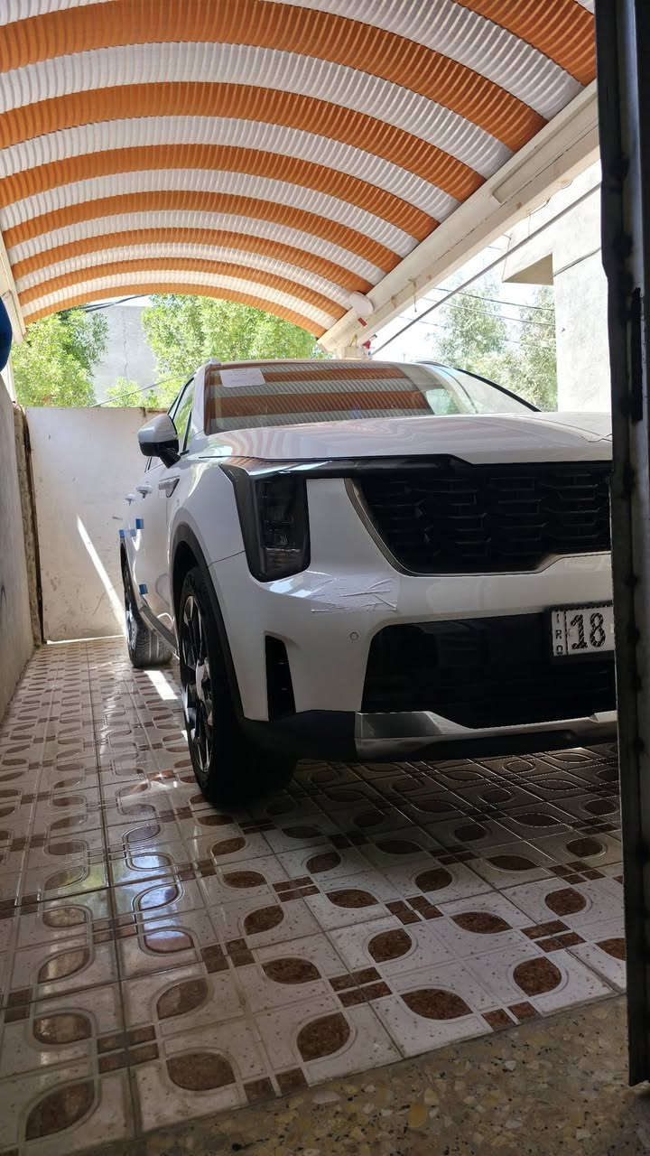 السلام عليكم كيا سورنتو موديل2025 كفاله عامه ماشيه 17 وضع شركه السعر 300 وبيه مجال للشراي *********** مكان السياره بابل
