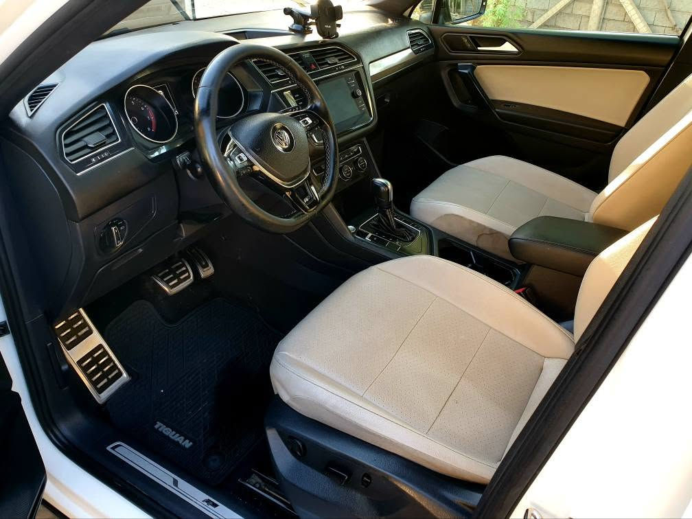 VOLKSWAGEN TIGWAN  R LINE 

مودیل 2021
دبل اکسل AWD
المسافة المقطوعة 57 mile ماوەی ڕۆیشتن
بونیت و جاملغ صبغ 

مواصفات R line فــــول فـــول
بانوراما
۷ راکب
کامیرا شاشە ئایباد
بصمة و شغال
بلاجکتور مع ستیرن
مقاعد جلد و کهربائي و هیتر
تبرید مرکزی
بریک بصمە
AUTO START ـ STOP 
رادار خلفی و امامی
رادار خطوط شوارع
رادار مانع اصطدام
حساسات امامیة و خلفیة
فتح جامات عن طریق ریموت
تحکمات ستیرن فول
لایت اوتو
لایتات فول LED 

کیر ـ تبرید ـ تحویل بشرط
المحرك لیس بشرط 

رقم و سنویە جدید
ترید تحویل ـ ترید وكالة جاهز . 

سعر : 130 ورقە و مجال قلیل 

مکان السیارە : اربیل
***********
واتساب + فایبر أربيل, العراق
