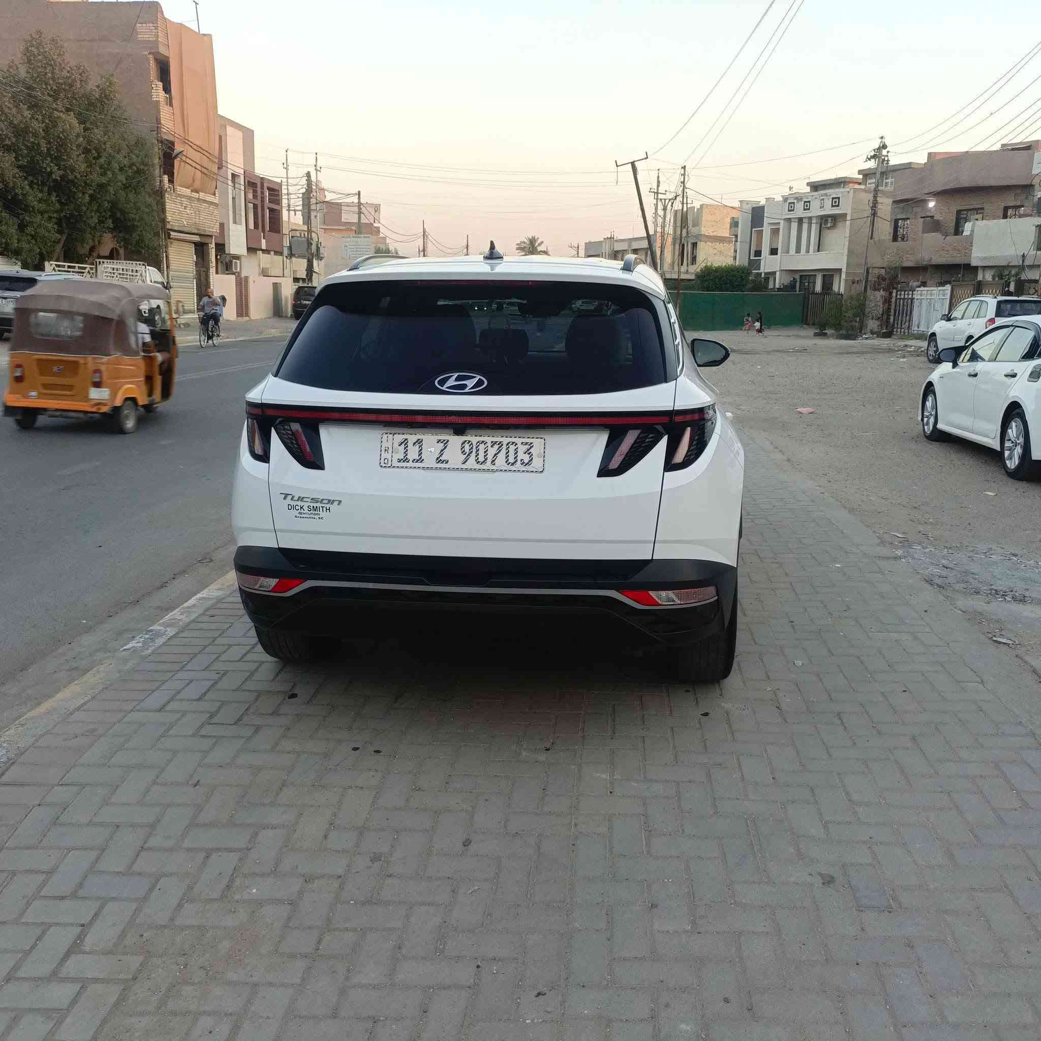 هيونداي توسان  2023

سعة المحرك : 2.5 GDi مع كير 8 نمر
 
وارد امريكي حادثه دعاميه اماميه مبدله بدون دواخل وحافت جاملغ بارد بدون تبديل ليبل واحد سياره

اللون الخارجي : ( ابيض
اللون الداخلي :  ( ا بيض )
قراءة العداد : 35mil

رقم بغداد بسمي هزه جديده

الاضافات

-بصمه تشغيل
-بصمه ابواب
-تشغيل عن بعد
-شاحن واير ليس
-صندوق كهرباء 
-رادار امامي قياده اليه
- نظام مساعدة عدم الانحراف عن الطريق 
-نظام carplay 
- شاشة وسطية كبيره 
- نظام النقطة العمياء ( حساس مرايا جانبيه)
- هاند بريك بصمة 
-اوتو هولد
-نظام توقف تلقائي عند الرجوع
 - كاميرة خلفية بدقة عالية 
 - نوع المقاعد: كهربائي  - تدفئة 
- المصابيح:  زينون - إضاءة ليد- ليزر
- دخول ذكي  

للاستفسار الاتصال على الرقم
‏***********
مكاني بغداد الدوره
السعر 190وبيه مجال 
بيع أو مراوس النتره أو فورتي أو كي فور

نص مكتوب في الصور:
- 79309924