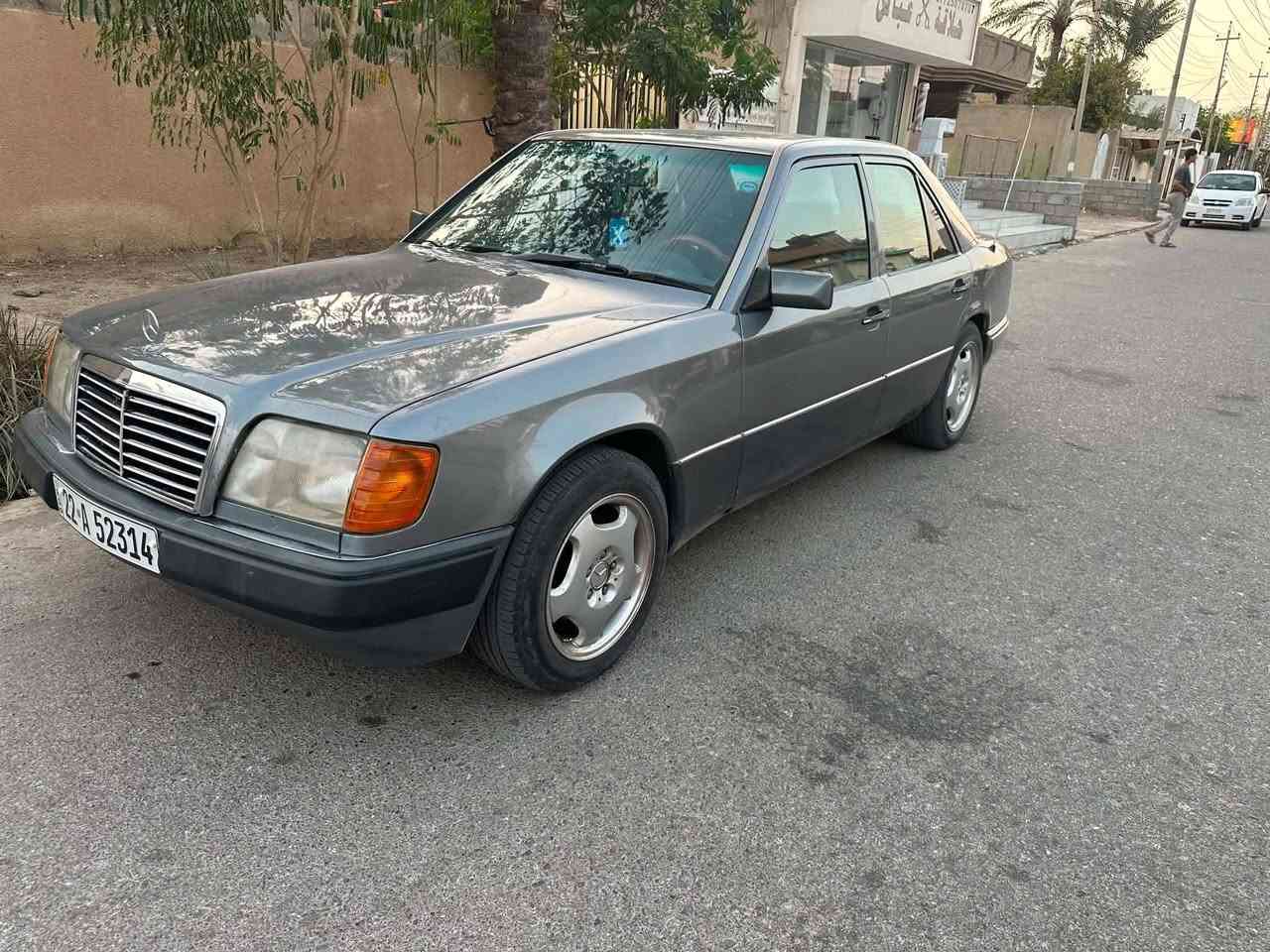 مارسدس
موديل 1991 رقم اربيل
قواعد سليمه
تبريد ثلج  ميكانيك مكفول
مكينه برادو 6في
مكان ديالى خانقين
السعر 55وبيهه مجال
***********
