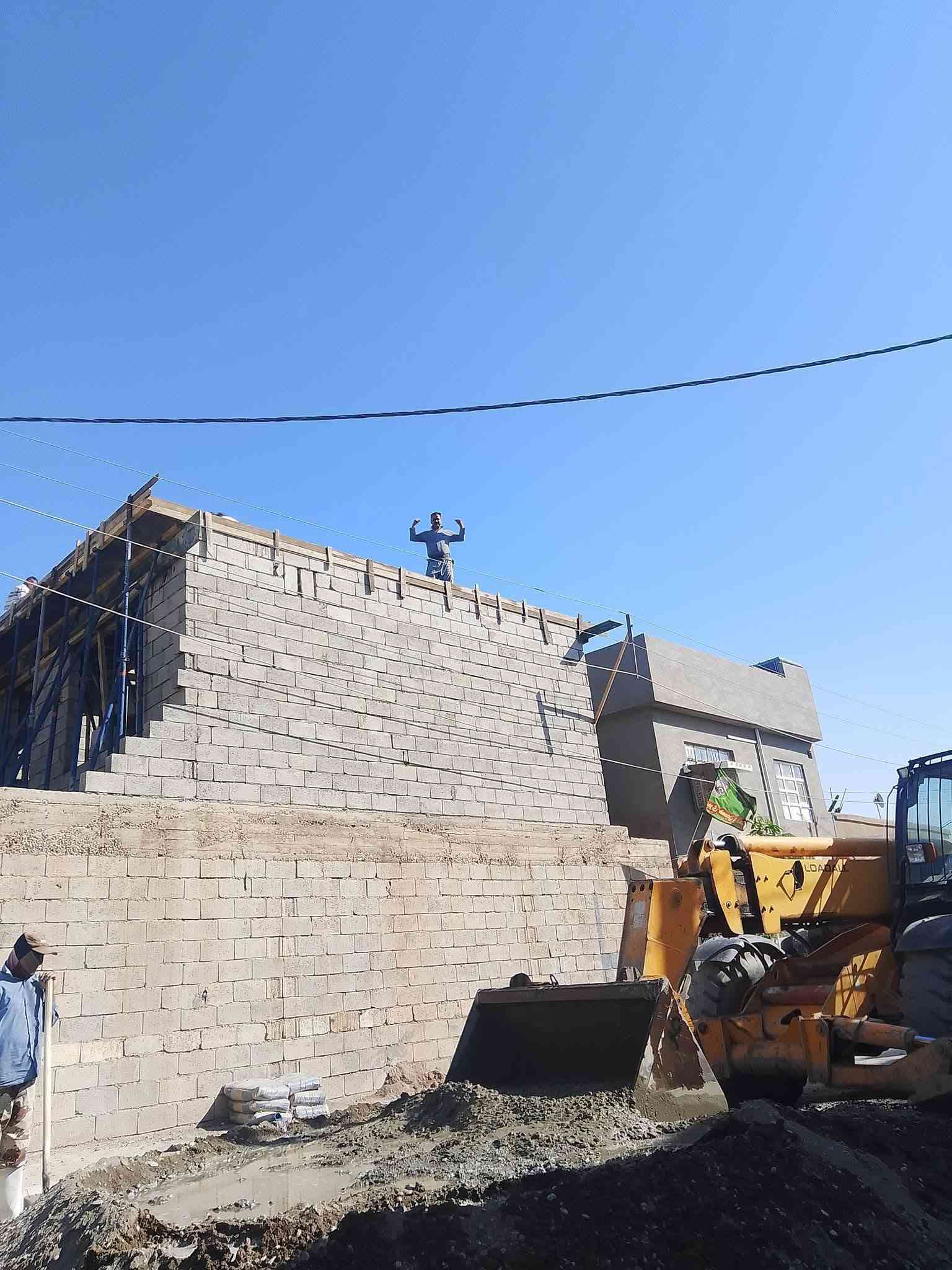 اسطه بناء نجار نشتغل هيكل من اساس حدبيتونه كرستل عمال تريد بس عمال استفسار هده رقم ***********واتساب
