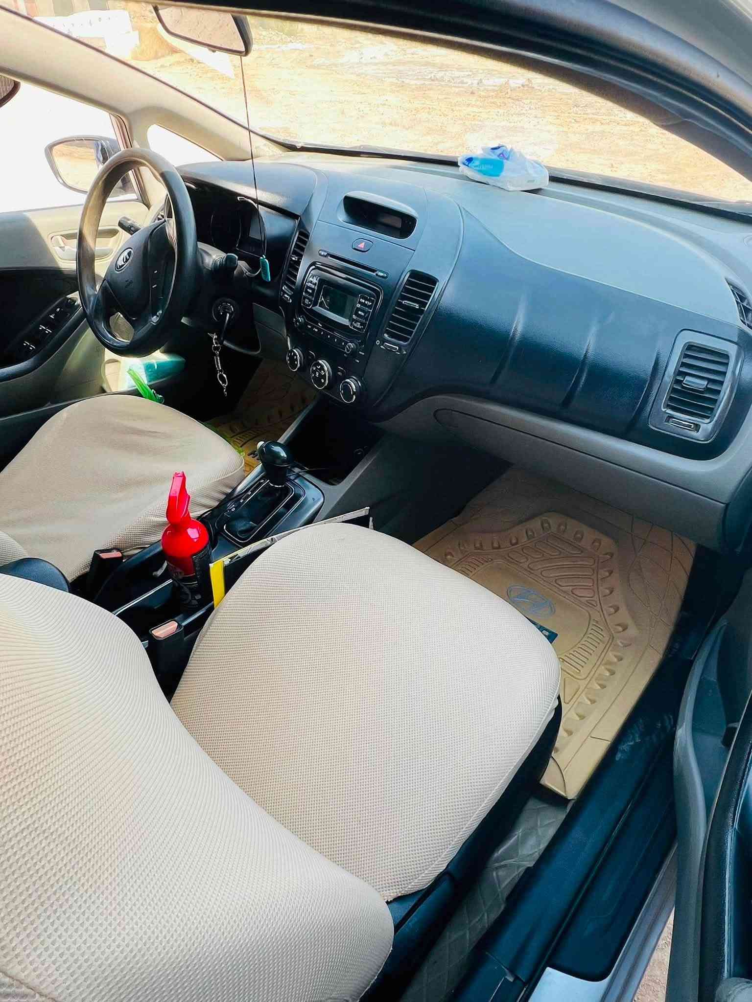 سيراتو 16 مثنى
محرك كير شرط سياره 
جاهزه بيهه قطعتين تبديل 
اصليات نفس لون بدون عابر 
 السعر 110بيهه مجال 
***********
