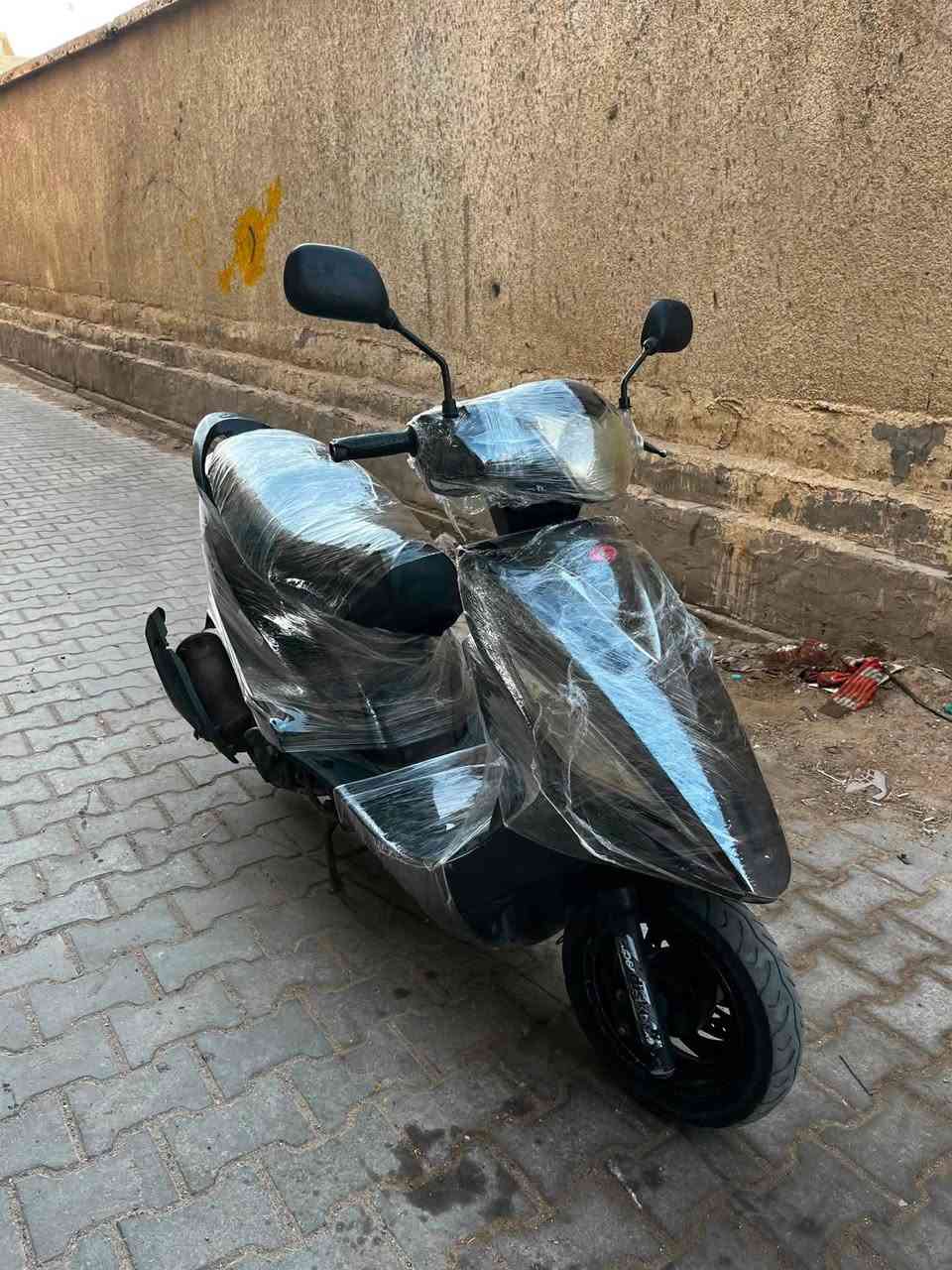 ماكس كامكو G4 .كوري .دراجه شغاله نگره سلف مكينه لا دخن لا تنقص نضيفه الدراجه .بلاديه من الطول للطول ختم واحد كابريته بلاديه .دراجه مال بيت يشهد الله .(((((الصالنصه طاگه و يراد تنضيف كابريته تخربط مرات)
بس شغاله وتمشي طبيعي وين ما تريد روح السعر 325 وبيها مجال مكاني البصره كرمه علي رقمي*********** بل عافيه يلي ياخذها دراجه مرتبه 🌹
