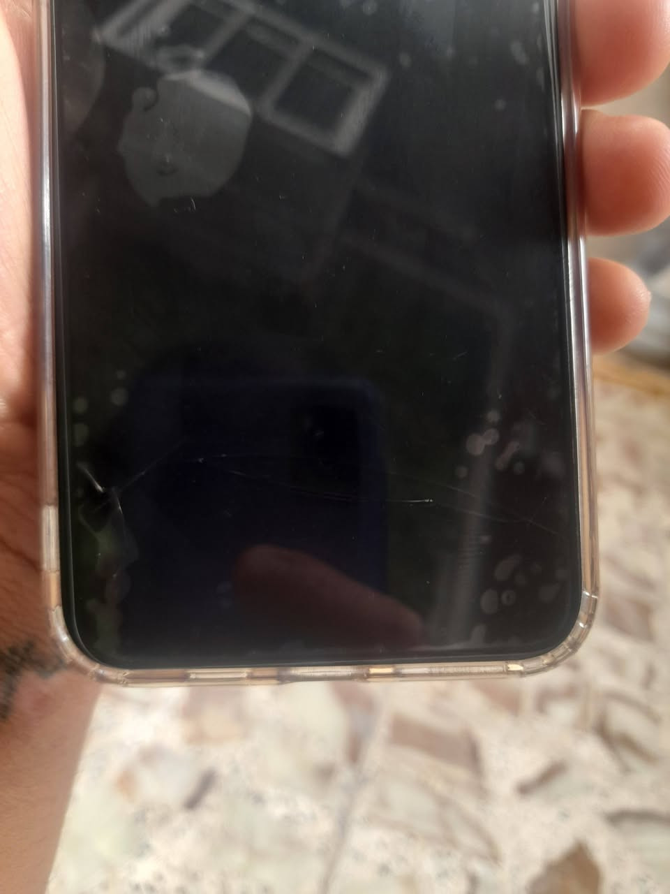 آيفون ١١ برو ماكس • بطارية مبدلة • شاشة مكسورة