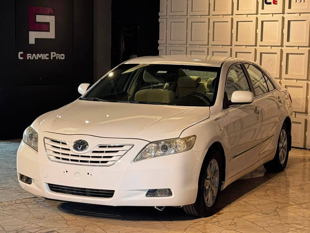 كامري 2007 خليجي glx
مواصفات :

قطعتين تبريد

كشن كهرباء

شاشه وكامرا 

تحكم مقود وكروز سرعه

مكينه 2400vvti

داخل صاج 

كشن مخمل 

حاضن اكواب

لايت عدسه زنون 

رقم بغداد بسمي 

مكانها كربلاء 

السياره بيها قطعتين رش صبغ بدون ضربه

السعر 99 قفل 

لاستفسار الاتصال او مراسله واتساب ***********
