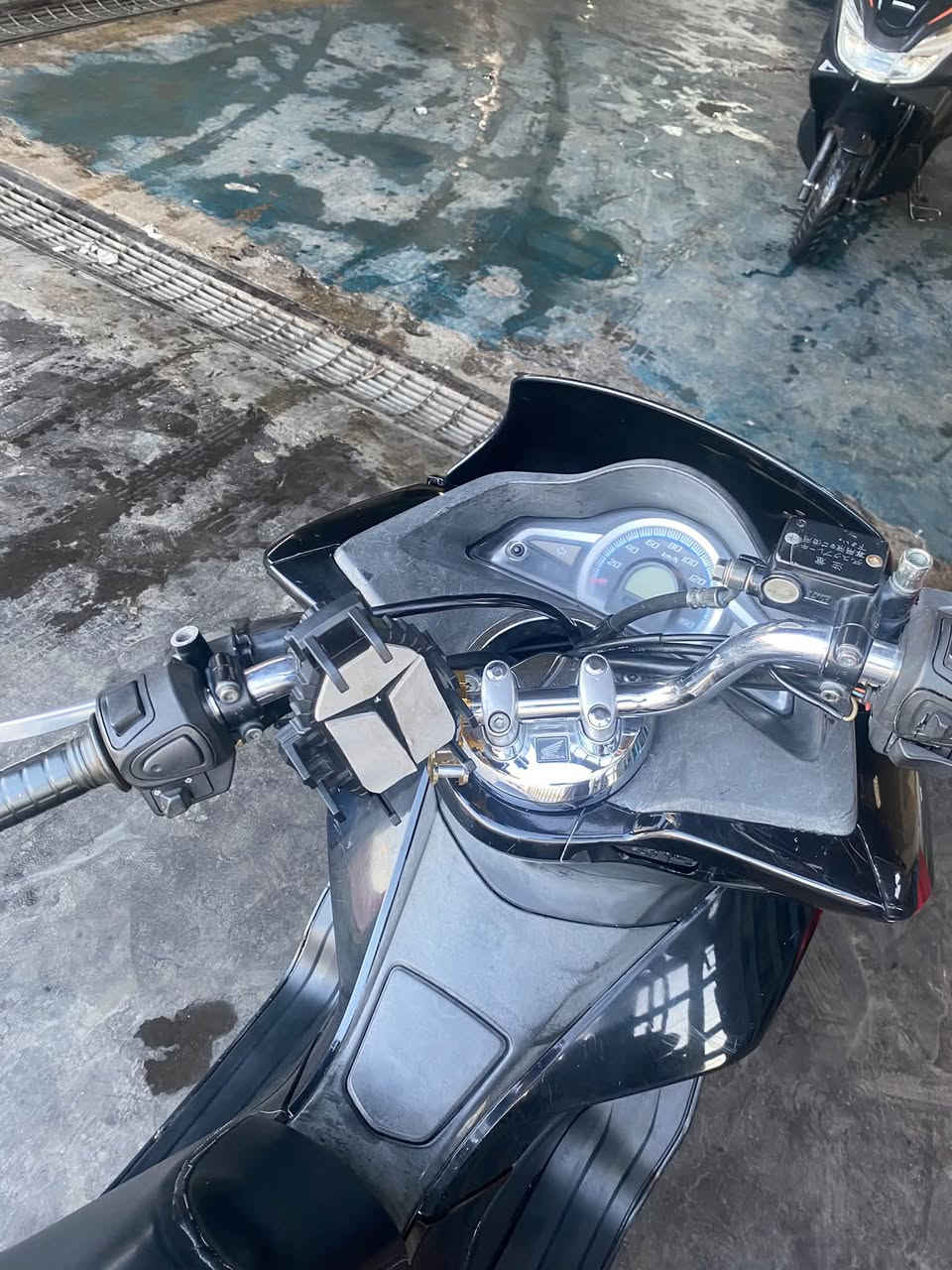 سلام عليكم pcx جيل ثاني 
لون حبري محرك125
دراجة نظيفة محرك ناعم
بغداد حي اور 
الاستفسار ***********
