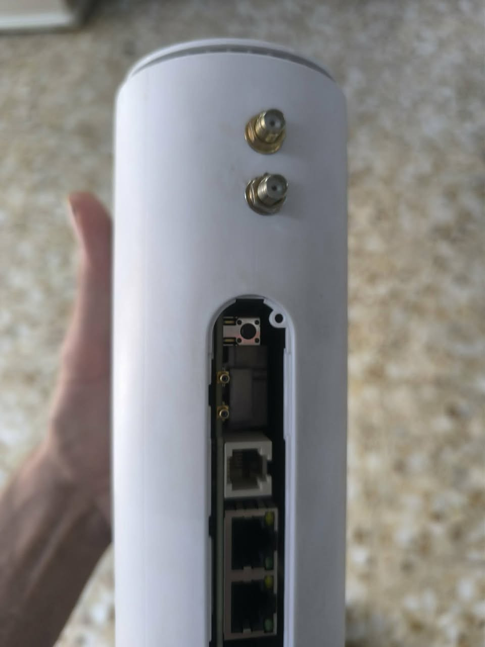 راوتر zte يدعم انتنا خارجية موديله موضح بالصور
انتنا خارحية 5G
.. سعر الراوتر150
و الانتنا 80 
وبيهن مجال بسيط 
موجود توصيل 

***********واتساب
