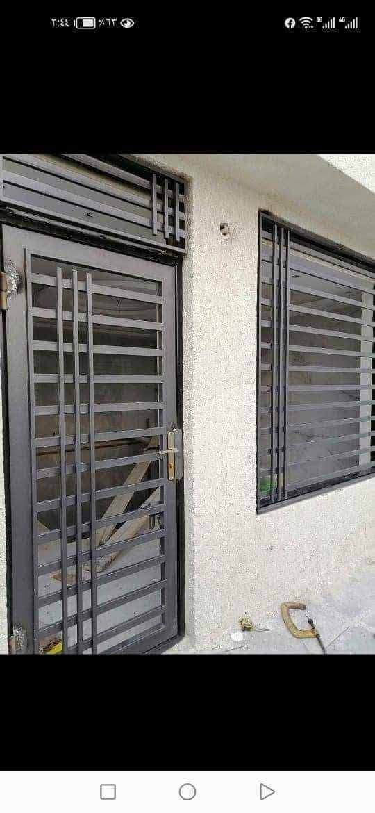 🔒 الأمان والجمال في مكان واحد مع حدادة الأخوين 🚪✨
​نوفر لكم تشكيلة واسعة من الأبواب والشبابيك الحديدية المصممة بأعلى معايير القوة والصلابة مع مراعاة أحدث الموديلات العصرية.
​💡 لماذا تختار حدادة الأخوين؟
✔️ دقة في العمل والقياسات.
✔️ أسعار مناسبة ومنافسة.
✔️ سرعة في الإنجاز والتسليم.
​📞 للتواصل: (***********
***********)
📍 الموقع: (موصل صناعة الكرامه )

نص مكتوب في الصور:
- سأكتفي بروحي
- نشط الآن