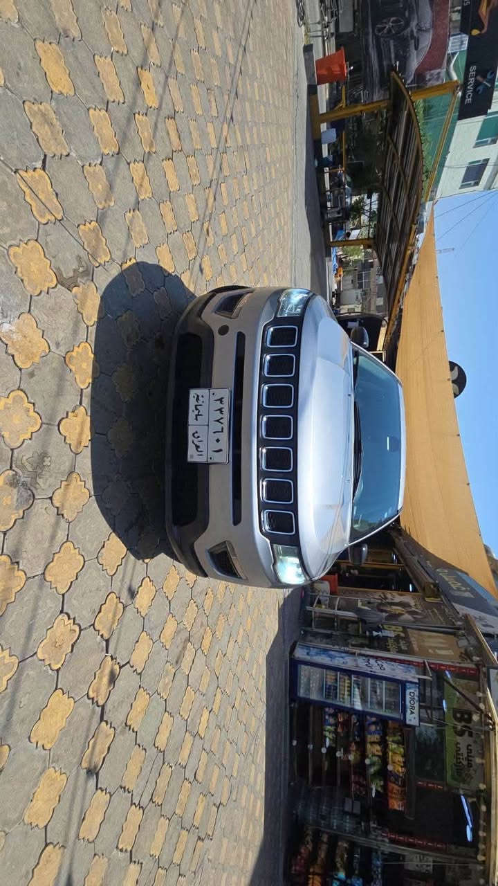 جيب كؤمباس ٢٠١٩ 
سلايت و دبل اكسل نية 
بصمة و شغال سوكان فؤليؤم  شاشة كةورة  لايت زينؤن 
اوتؤ ستؤب بريك بصمة 
٥٥ مايل رؤيشتوة 
٢ بارجة بؤياغ 
بؤنيد و جملاغ سايق 
هةمو كيانى بةشةرت 
تحويل و غةرامة و كارةباييات و تبريد سارد و كةرم و                تةقةو رةقة بةشةرت 
نرخى ١٤٥ كةلا و معاملة 
 *********** / سليمانى 
كؤرينةوة ناكةم بس فرؤشتن
