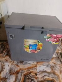 مجمده مستعمله وسط للبيع مع براد نقص غاز سعر المجمده والبراد 125 الف ات...
