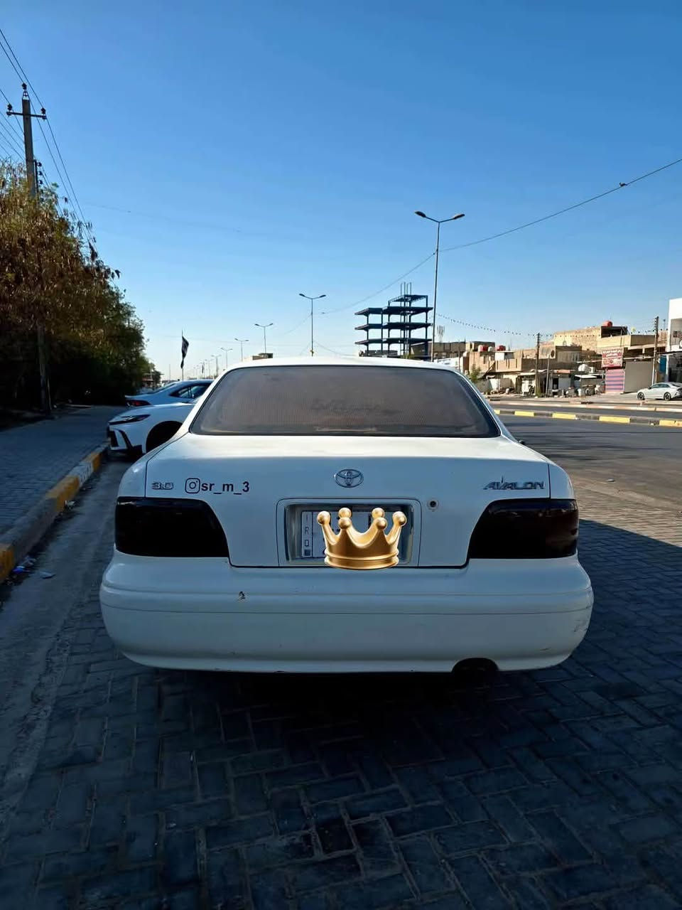 سيارة افيلون موديل ٩٦ سيارة كاملة اي نقص مابيها فقط تحتاج تبديل فريز للتبريد ، رقم بغداد جديد باسمي الرقم الأنكليزي 
سيارة كشنات كهرباء غرفة نضيفة وتحتاج ترتيبات ، العنوان بغداد 
بطارية جديدة وسلف جديد محرك ٦ سلندر ، سيارة نشطة وشلعتها قوية ، السيارة الها جنايتها ومحبيها ، للاستفسار الاتصال ع الرقم ***********
