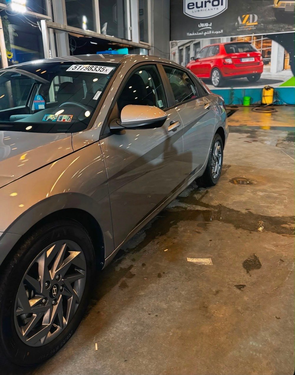 السلام عليكم 🌹مرقمه كامله بيها رقم 

2024 HYUNDAI ELANTRA SEL 🇺🇸

🛣️ الماشية: 13 ألف ميل

المواصفات:
✅ محرك 2.0 لتر (4 سلندر)
✅ جير أوتوماتيك
✅ تشغيل بصمة
✅ دخول ذكي
✅ شاشة كبيرة
✅ Apple CarPlay & Android Auto
✅ كامرة خلفية
✅ حساسات خلفية
✅ مثبت سرعة
✅ تحكم كامل بالستيرن
✅ رادار أمامي
✅ نظام الحفاظ على المسار
✅ تحذير النقطة العمياء
✅ تحذير حركة المرور الخلفية
✅ إضاءة LED
✅ جنوط ألمنيوم
✅ مرايا كهربائية
✅ بلوتوث وUSB

✔️ بدون شاصي
✔️ بدون لغد

✔️ الإيرباكات، الستيرن، الدشبول، والطاكات 

الحادث بأمريكا: جاملغ باردوبنيد نفسه معدل على كد شبر كلير فقط.

ملاحظة: بها طخة خفيفة من دراجة داخل العراق، كما موضحة بالصور، ولم يتم تصليحها.

📍 بغداد – اليرموك

📞 ***********