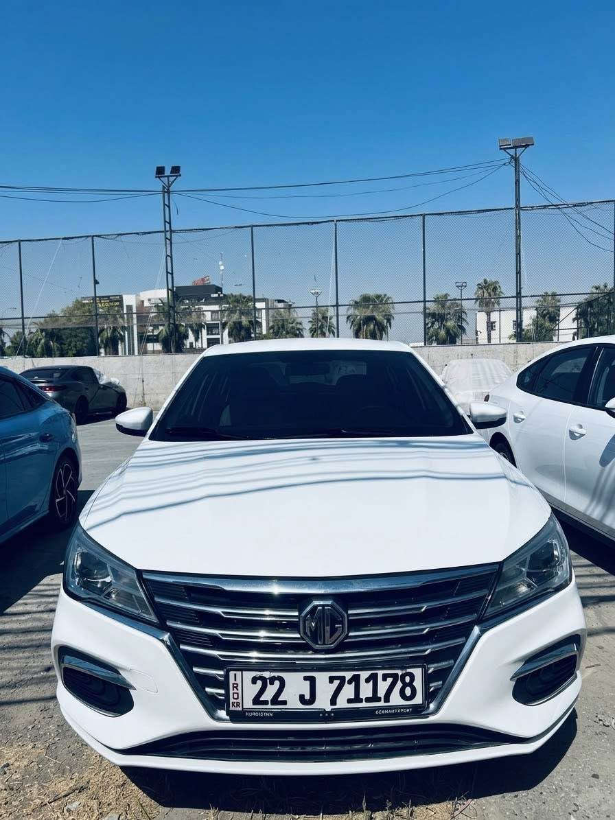 MG 5 2023 خەلیجی زەمانی ماوە ٢ سویجە 
 شاشە ئایپات و کامیرە 
٢ پارچەوە نیو سبوخە بەس خشان بووە بێ ئەرباك بێ ژۆرێ نرخی ٩١ وەرەقە مەجالەچ برایانە 
*********** أربيل, العراق
