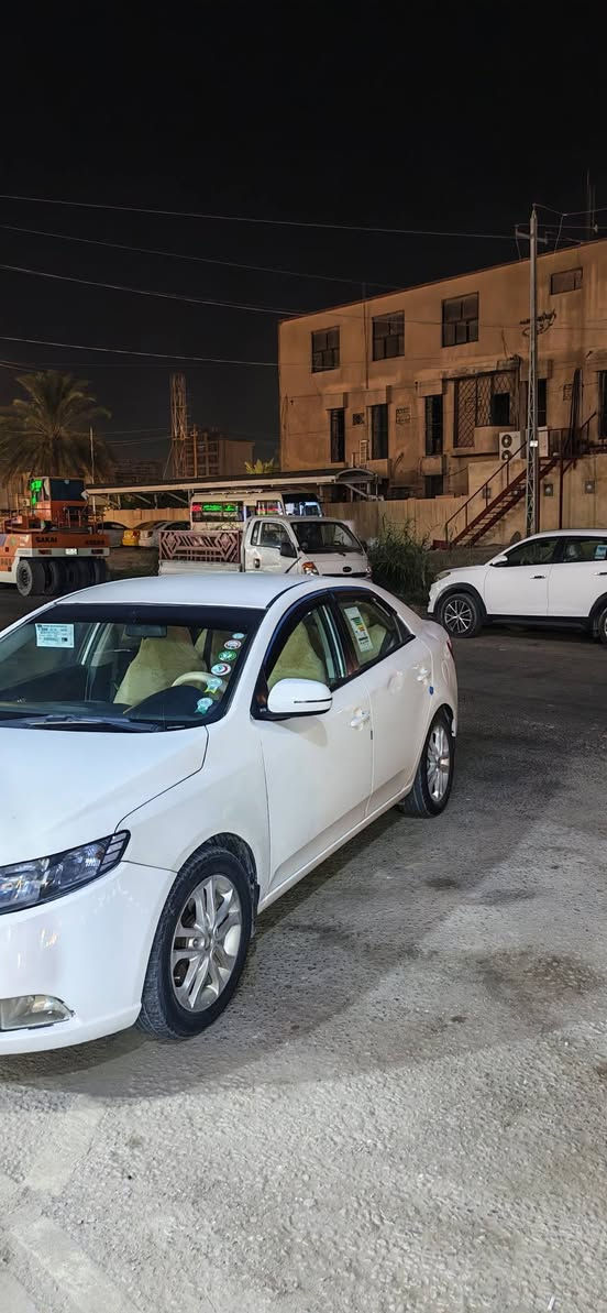 سيراتو ٢٠١١ خليجي رقم اربيل مميز انكليزي
تبريد. تدفئة. شغالات
كير ومكينه خير من الله 
حداديه قبل شهرين مسويها
شاشة. تحكم استيرن. إشارة بالمري.
بيها قطعتين صبغ بدون تبديل ودواخل
السعر ٧٩ وبيها مجال قليل
***********
***********
