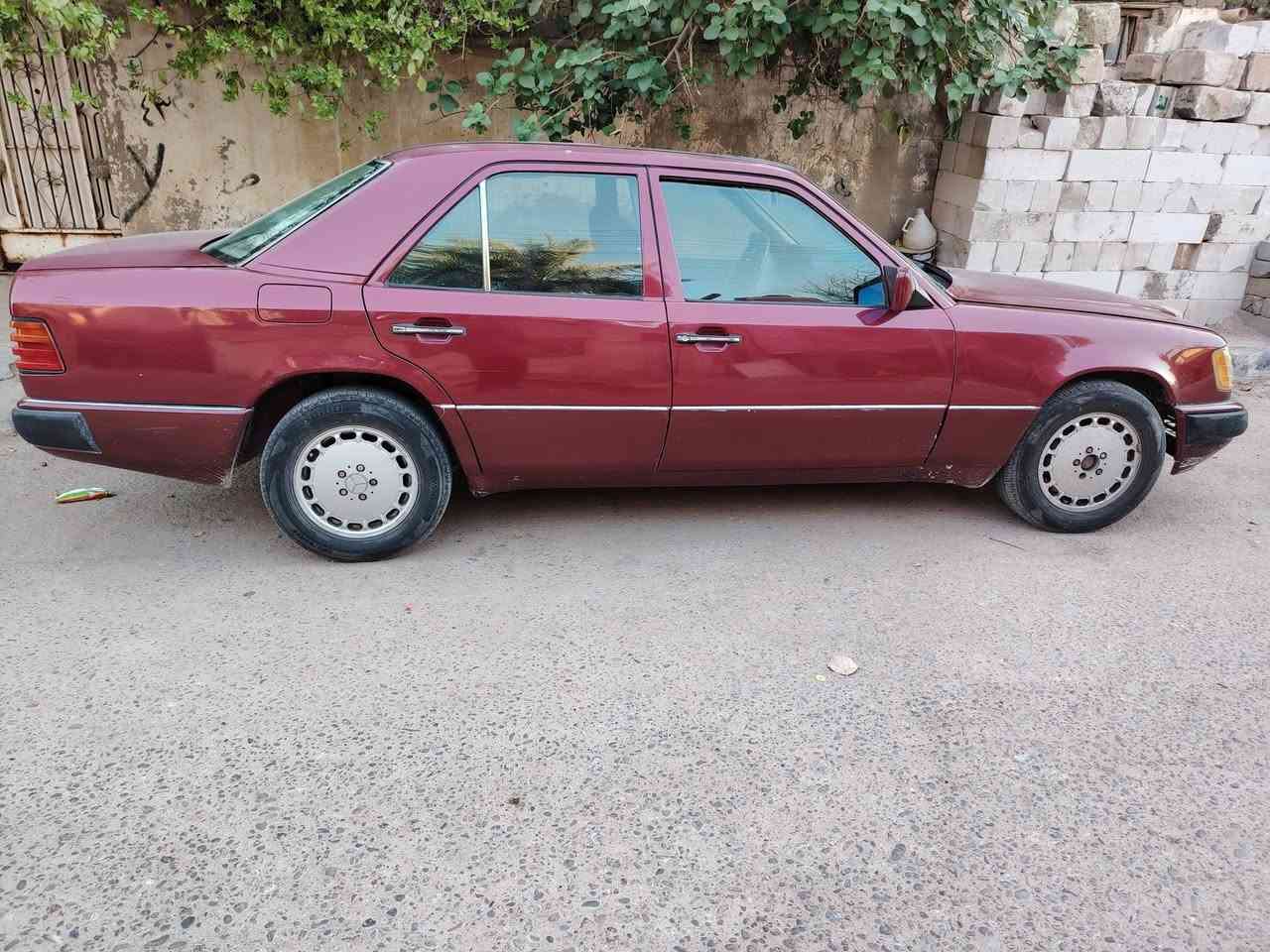 سلام عليكم
سياره مرسيدس دب مديل ٩٠
كفاله عامه مصبوغه جماليه
سياره جاهزه من كلشي
سنويه بأسمي تنتهي لغاية 28
سعر ٦٥ ورقه 
العنوان المدينه الهوير
رقم الهاتف ***********
