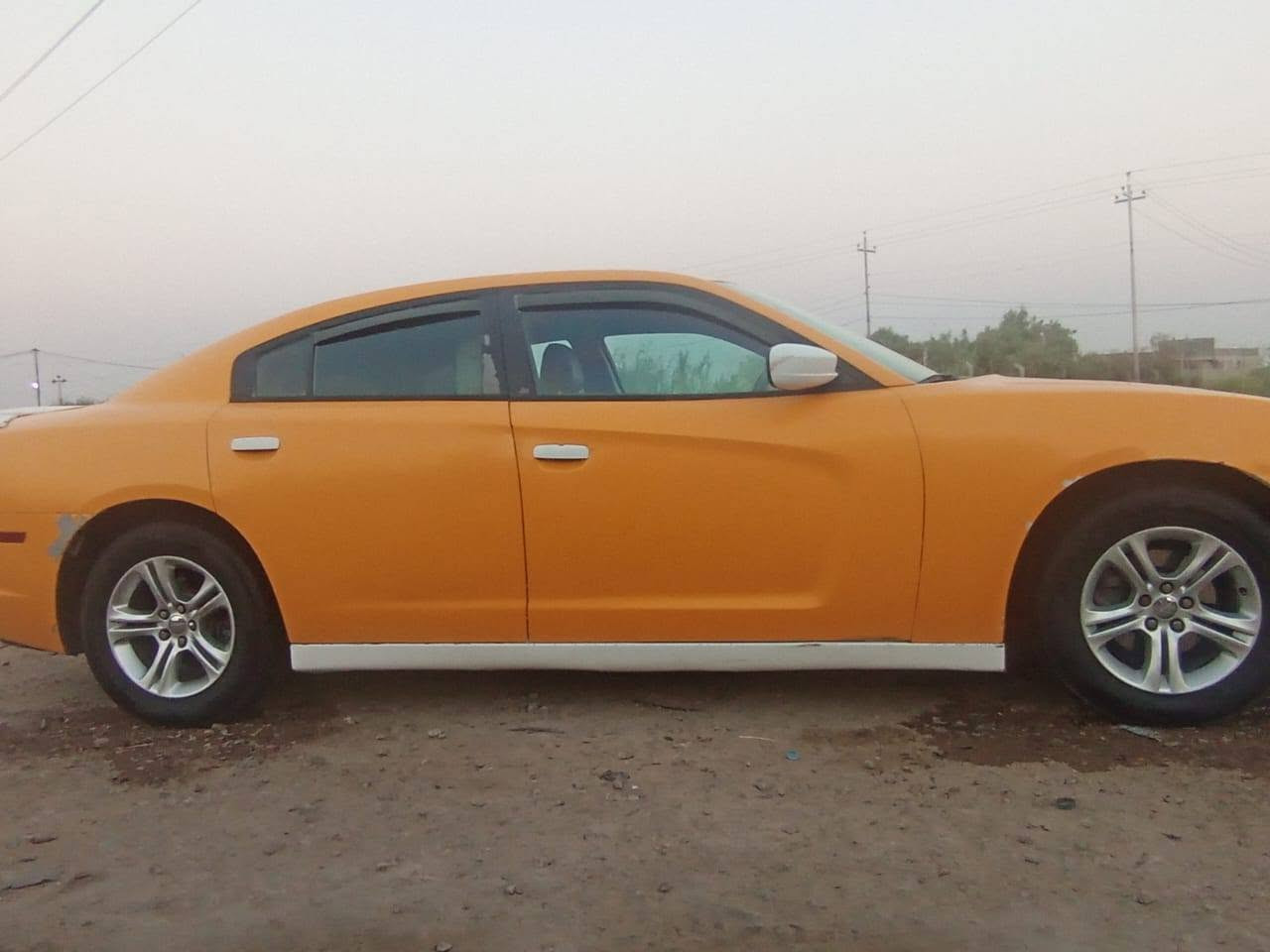 ​النوع والموديل: دودج جارجر (Charger) | مـوديـل: 2012
اللون: أصفر (أجرة)
​الـوارد: أمريكي
​الـرقـم: أنبار
​الـخـط: بغداد - رفاعي
​الـسـنـويـة: نافذة لغاية 2027
​الـحـالـة: مكفولة من العيب الشرعي، سيارة خير من الله وما ناقصها شي، جاهزة للاستخدام ونكرة سلف بس!
​المميزات والإضافات:
​⚙️ الكير والمكينة: جديدة وتبديل حديث (أداء ممتاز).
​❄️ التبريد: شغال وبحالة ممتازة.
​🛞 التاير (الإطارات): تخم تاير جديد.
​🛋️ الداخلية: كشنات جلد نظيفة.
​💰 السعر: 140 ورقة (14,000 دولار) وبيه مجال للطيبين (حق الجية).
📍 المكان: الناصرية - الرفاعي.
📞 للتواصل والاستفسار: ***********
