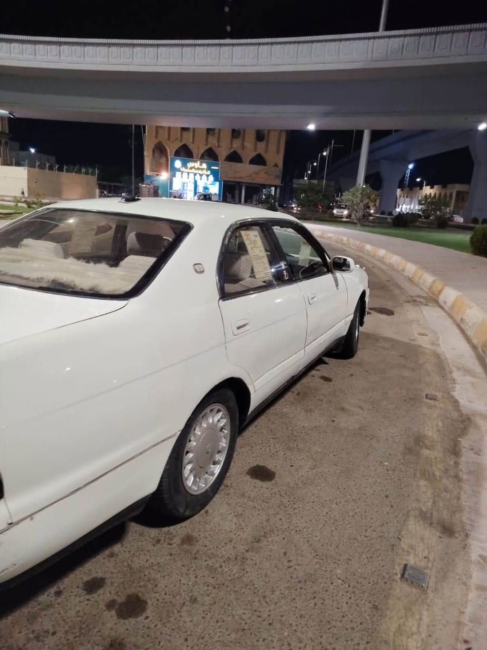 سلام عليكم بطه للبيع رقم صلاح الدين شرط التحويل ومكفوله من الكص ونقل الجثه محرك كير شرط محركها 3000 صدر جديد كهربائياتها كلها شغاله شاشه سماعات اربعه تبريد ثلج  سياره مصروف عليها السعر 40 وبيها مجال 
 للاستفسار الاتصال ***********
