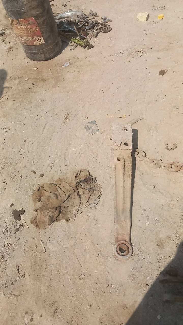 يالله اخوان غراض تفصيخ لبيع  ذرعان   + ظاقطات رفع  مال  مال بلاروس   كير بلاروس شرط محرك بلاروس. فنديشن نظيف حوض كامل معه لبنيد نظيف    اي شي موجود وبسعر مناسب  معه توصيل جميع لمحافظات  *********** وتساب خاص
