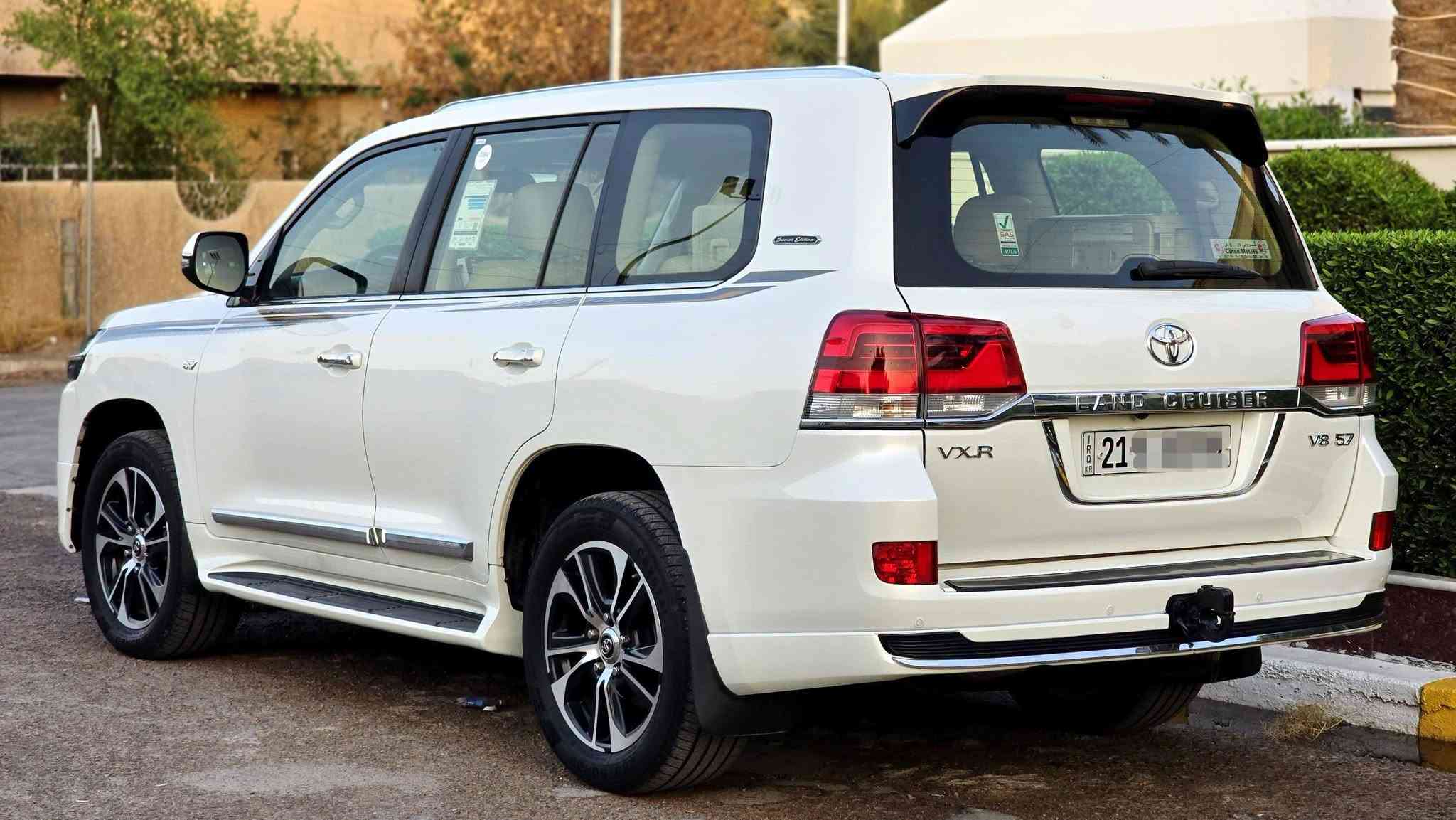 للبيع 
لاندكروز  2017  VXR. 5700 مواصفات لكزز
فول دشبول لكزز و اربع ابواب بصمه سياره جديده وجاهزه ماشيه 149 الف سياره كير محرك شرط كفاله مامفتوح رقم سليمانية ومكانها بغداد 
كفاله عامه باستثناء مكانين بارد السعر 435 ورقه 
للأستفسار ***********
