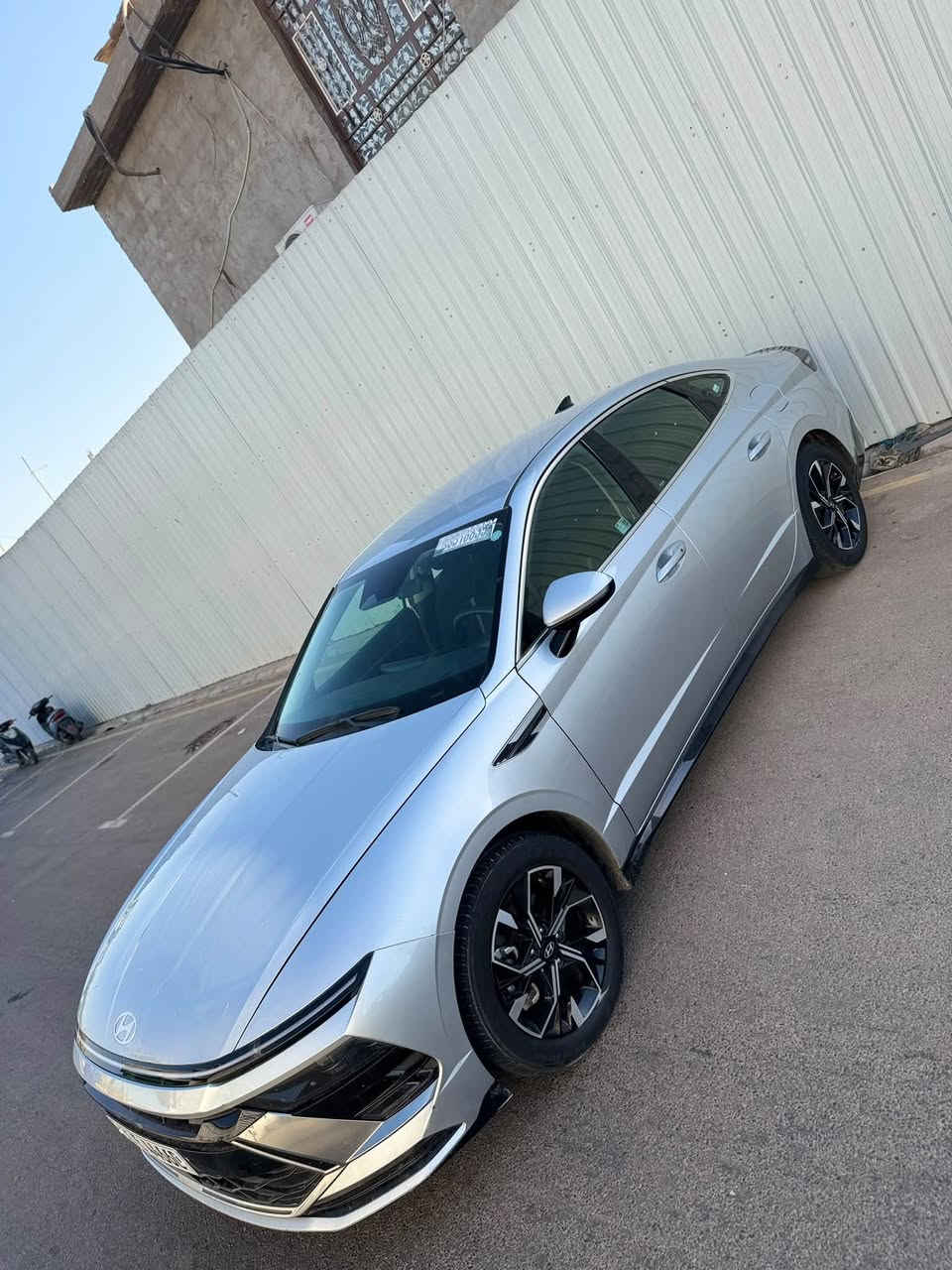 هيونداي سوناتا شهداء وكاله عامة مطلقة ثاني يوم
مديل 25 فئة SEL محرك 2500  فوول ما عدا الفتحة حادثها اكلين ما عدا بارد بي دي ار بالبنيد شبر رقمها مميز ماشيه 27 كلشي موضح بالمنشور من صور وتفاصيل السعر 179 بيها مجال قليل مكاني بغداد رقم الهاتف ***********
