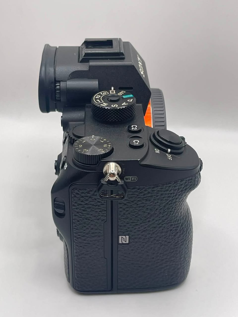 بسبب الوعود الكاذبة
كامرا sony A7R3 نظيفه كلش شترها بحدود 25 الف موجود وياها كارتونه وشاحنتها وشاحنه خارجيه وnd فلتر مال عدسة 85ممً وياها جلاتين احمر خاص بالكامرا وكل غراضها موجوده وكيبل hdmi 
للتواصل على رقمي الخاص 
***********

