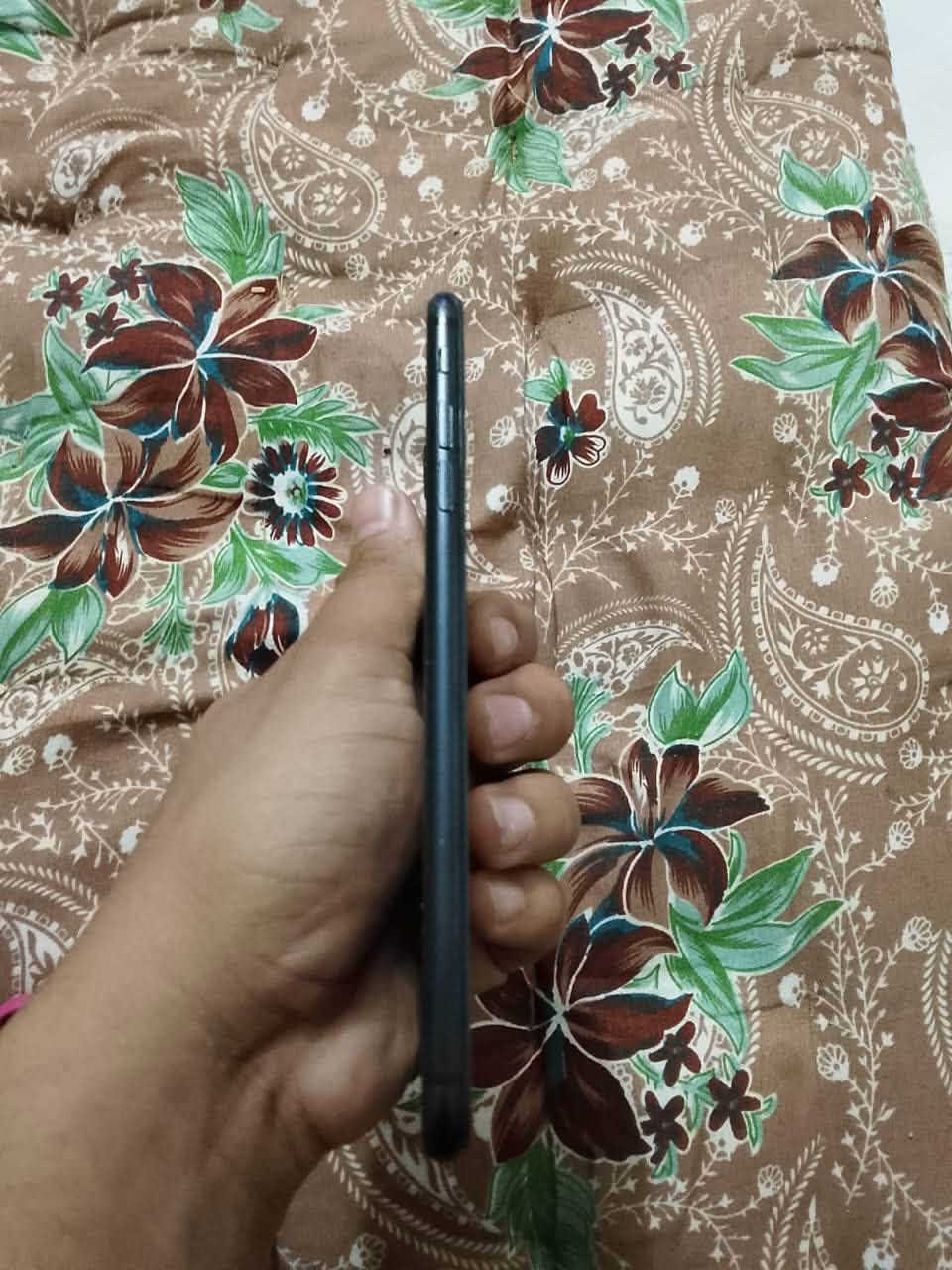 ايفون ٧ • نضيف • بطارية ٨٨