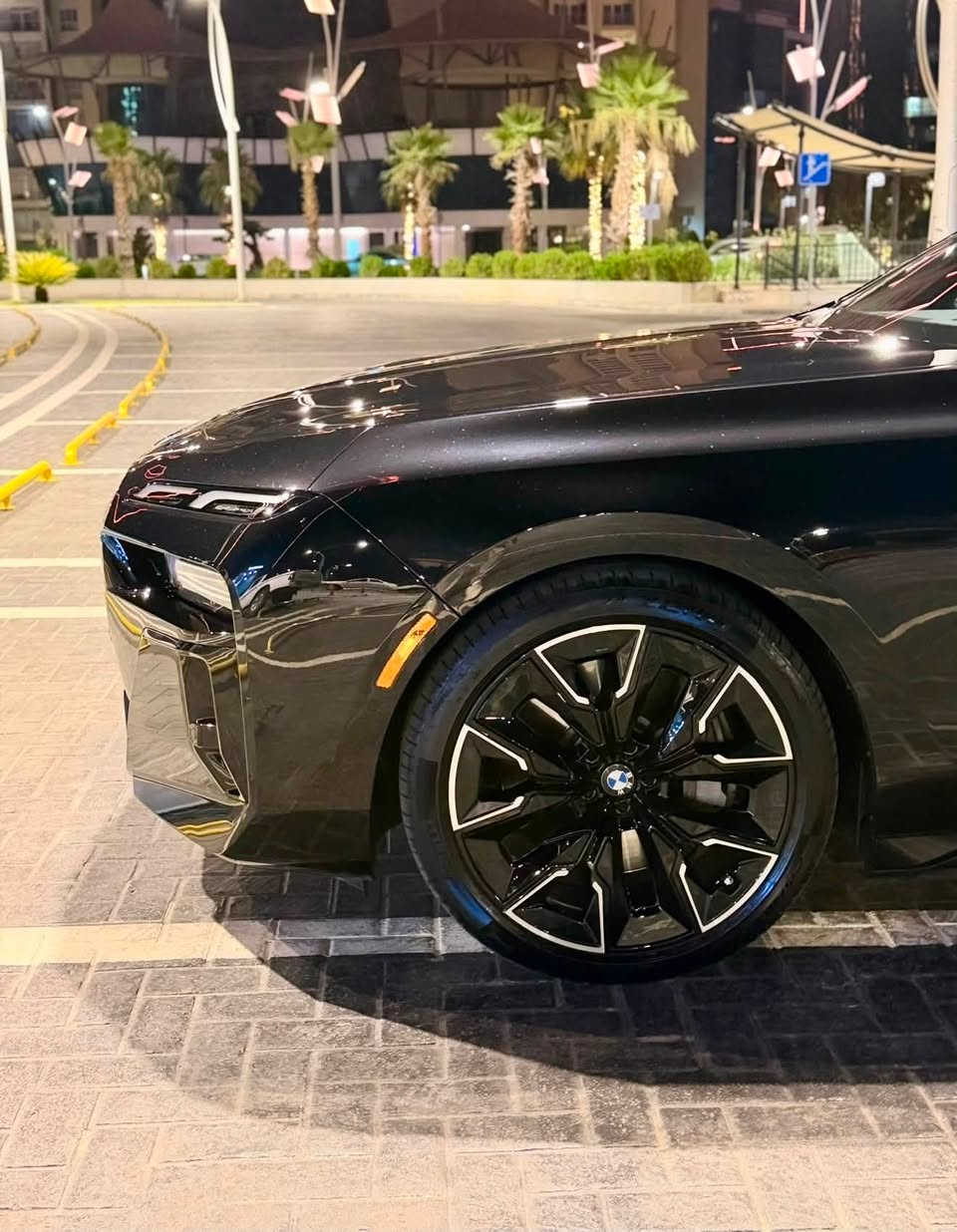 Bmw 💎 760   2024   بمحرك( V8 . 4.4L twin power turbo ) 544 حصان  🚀
عداد الكيلو متر  11.5ميل (19 الف كيلو متر)
جديدة بحالة الوكالة 

وارد امريكي كلين فقط شبر بلتكمه جهه الصدر ضرر مال تحميل
السياره عليهه برمجة لغة عربية 
المواصفات : تاير خلفي يفتر 💎  مساج 💎 4 مقاعد كهرباء 💎ناضور ليلي كاميرة بلدشبول 💎 كشنات خزن ميموري 💎 5 وضعيات قيادة 💎 كشنات تدفىه تبريد + مساج 💎 نضام التحدث ب الاموار الكهربائية  للمركبة 💎 ماوس تحكم بشاشة السيارة 💎 نضام خرائط مرتبط القمر الاصطناعي 💎 نضام تعليق ذكي 💎جكات 💎سقف رولز 💎 داتا شو كبير 💎 داخل احمر واسود 💎 ابواب شفط 💎 نضام ترحيب 💎 تشغيل عن بعد 💎 شاشة ب الابواب تتحكم بكلشي ب المركبة  💎3 بردات خلفية كهرباء 💎kick to open صندوق خلفي يفتح ب الرجل 💎 بوابات تهوية تفاعلية كهربائية💎 رادار تفاعلي 💎 4 كاميرات 💎 تحكم بلصوت وقلب ب اشاره الاصبع 💎شفتات ستيرن 💎 منضفات زراكات للكامرات 💎 اضائة جانبية ارضية 💎اصطفاف ذاتي اوتو بارك 💎 رجوع  تلقائي 💎 ثلاجة امامية +خلفية💎زجاج طبقين عزل رهيب💎 حساسات 360 ْ 💎ويل كب 21 💎بصمة ابواب 💎 نقاط عمياء 💎 مري قابلة للطي  💎مري هيتر 💎محافظة على المسار 💎 بريك اوتو 💎كرستال بكل مكان 💎تطعيم الداخل ب الخشب  الطبيعي 💎ستيرن m power 💎ستيرن تدفئة 💎 هاند بريك الكتروني 💎 قيادة ذاتيه 💎 Auto Hold ➖ وبعد بيهها هوايه مواصفات ميخلصن 

السعر : 720$ وباسمي تحويل ثاني يوم 

مكاني بغداد الكرخ الدورة 

***********
