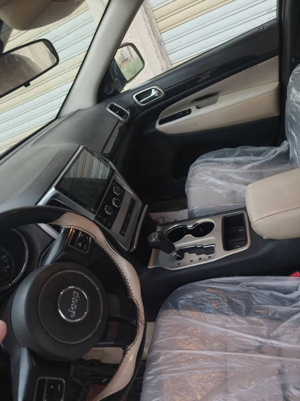 سلام عليكم جيب 12 للبيع فور ويل بصمه رقم بغداد بسمي تحويل سياره وارد ابيع حزام السعر 155 بيه مجال بصيط ***********
