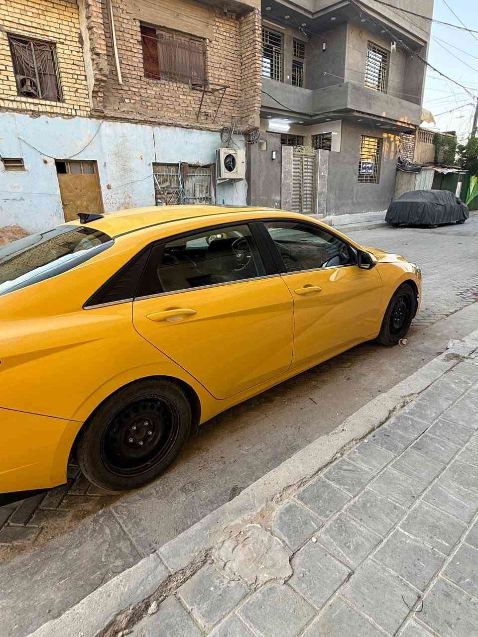 سلام عليكم  الانترا موديل 2023 لمتد للبيع فقط السعر 130للستفسار اتصل على***********مكان السياره مدينة الصدر  صور الحادث خاص
