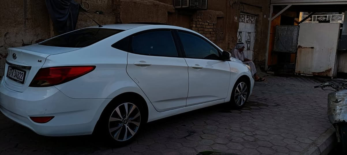 سلام عليكم اكسنت للبيع موديل2014شكل 16
سياره جاهزه وفول
مكينه وكير 1600
حداديه خير من الله 
تبريد شغال 
دسك امامي وخلفي
شاشه كامره خلفيه
ضرر سياره باب مدكر المامي تبديل بدون دواخل جه اليسره 
سعر سياره 88وبيه مجال العنوان ناصريه مدينة الصدر 
رقم الهاتف ***********
