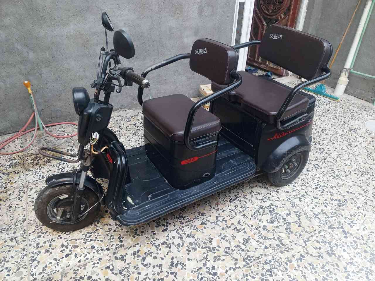دراجه معوقين شحن بطاريات جديده تخم تاير جديد جاهزه وشغاله السعر350مكان بغداد المحموديه***********
