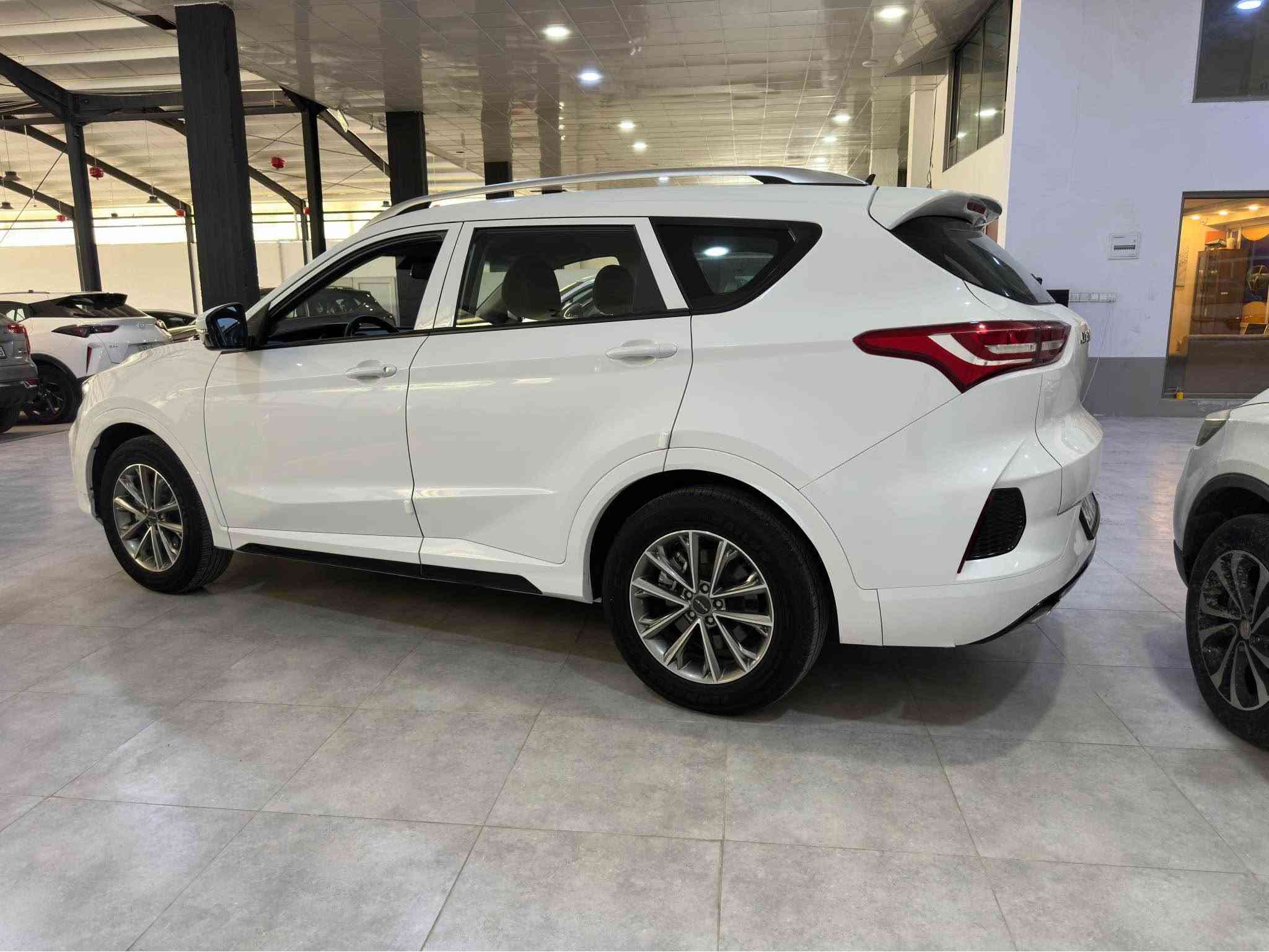 jetour x70 
سه ياره يكي خيزان و٣ ريزكوشنم بؤهيناون پاره ي قه مه ره يه كه مؤديلي ٢٠٢٢ وه مه كينه ي ١.٥ تؤربؤيه هه مووكياني به شه رت
***********
گيرمه كينه كاره با به شه وت..... السليمانية, العراق
