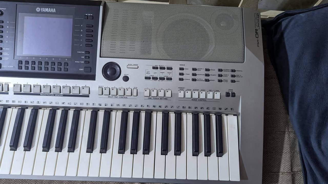 للبيع: أورغ ياماها (Yamaha) بحالة ممتازة – جاهز للعزف والإنتاج! 🎹✨
عاشق للموسيقى أو تحب تبدأ رحلتك بالعزف؟ هذا الجهاز أصل الإبداع!
الماركة: ياماها (Yamaha) الغنية عن التعريف.
المواصفات: شاشة عرض ممتازة، سماعات سبيكر قوية ومحيطية، أزرار تحكم كاملة بالإيقاعات والأصوات، وعجلات التحكم بالنغمة (Pitch Bend).
النظافة: الجهاز بحالة ممتازة جداً ونظيف جداً كما موضح بالصور. 
للتواصل وتساب ***********
السعر 500الف تجي تفحص و تاخذ من باب البيت 
المكان بغداد الغزالية

