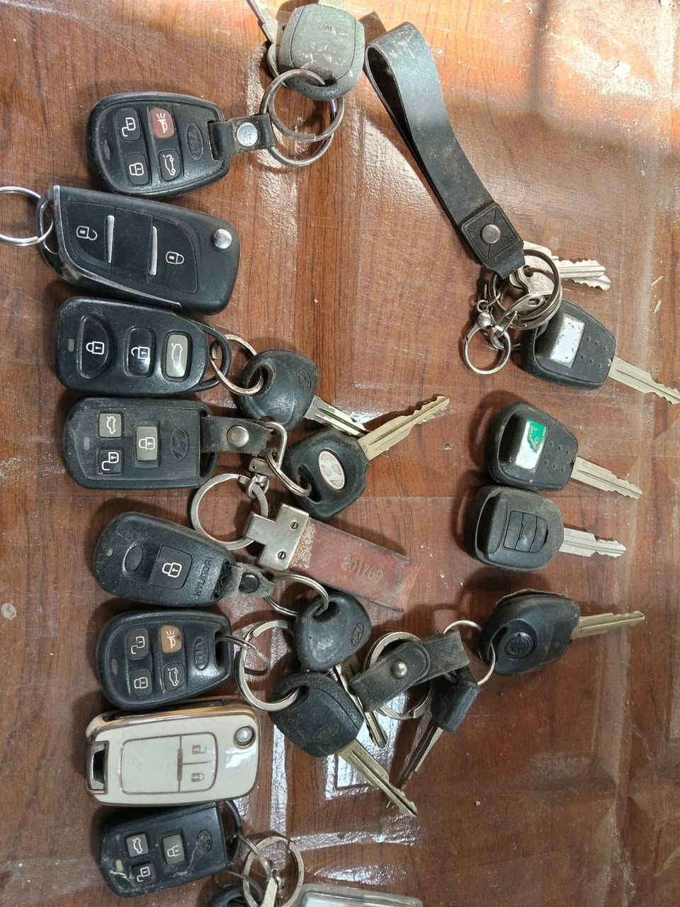 مال حاويه صلي طيني سعرك وبلعافيه كلهن شغالات
