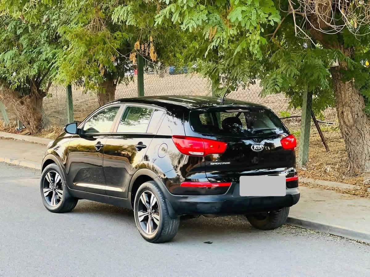 كيا سبورتج 2016
رقم بغداد بسمي 
تحكم اربع جهات شاشه تاج تبريد قطعتين
محرك 2400 gti جديد شاده 
تبريد جديد تخم تاير جديد 
صور حادث المريكي موجود 
سعر 117 ورقه 
مكاني بغداد ***********

